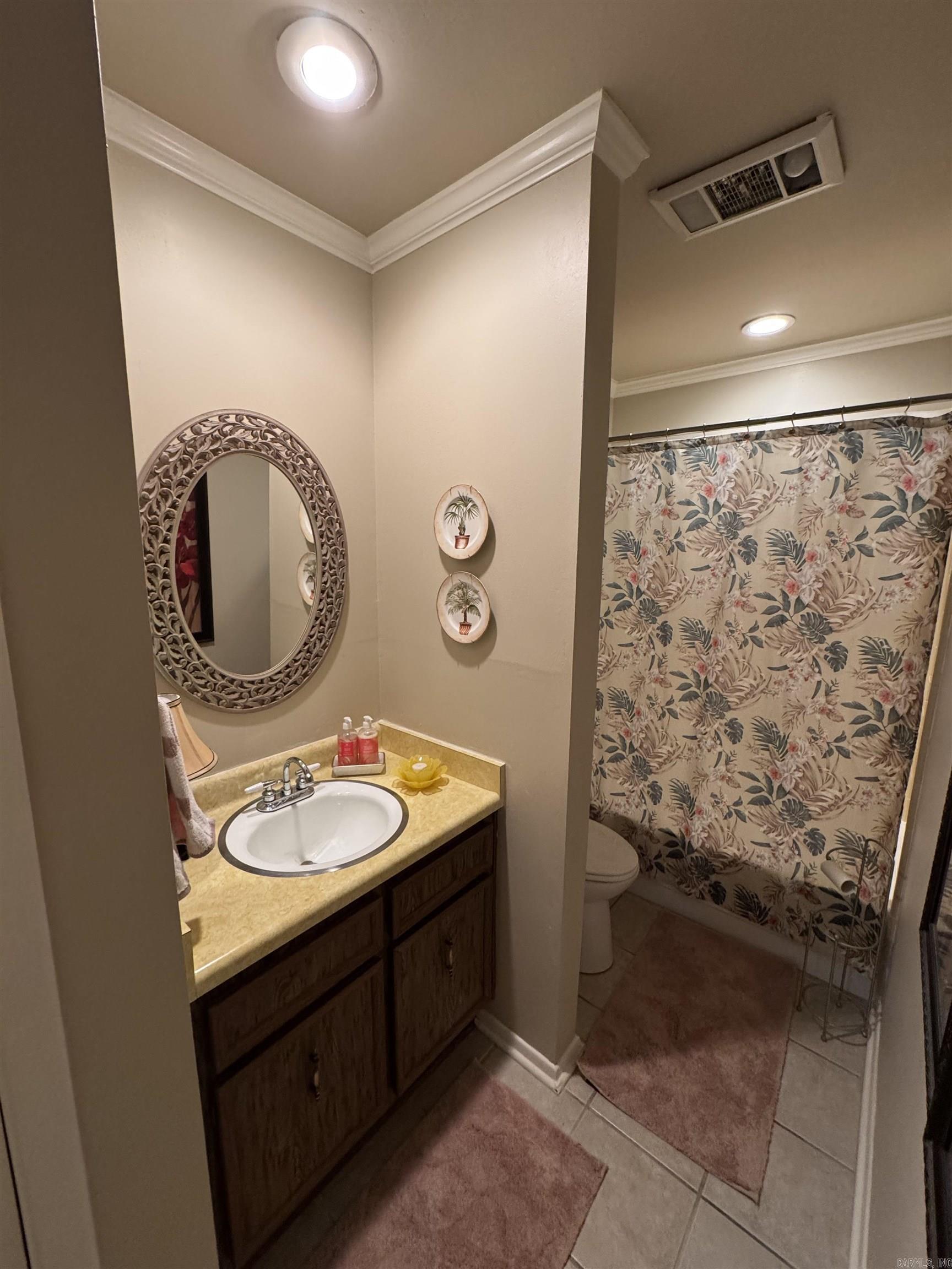 INDIAN HILLS TOWN HOMES - Residential