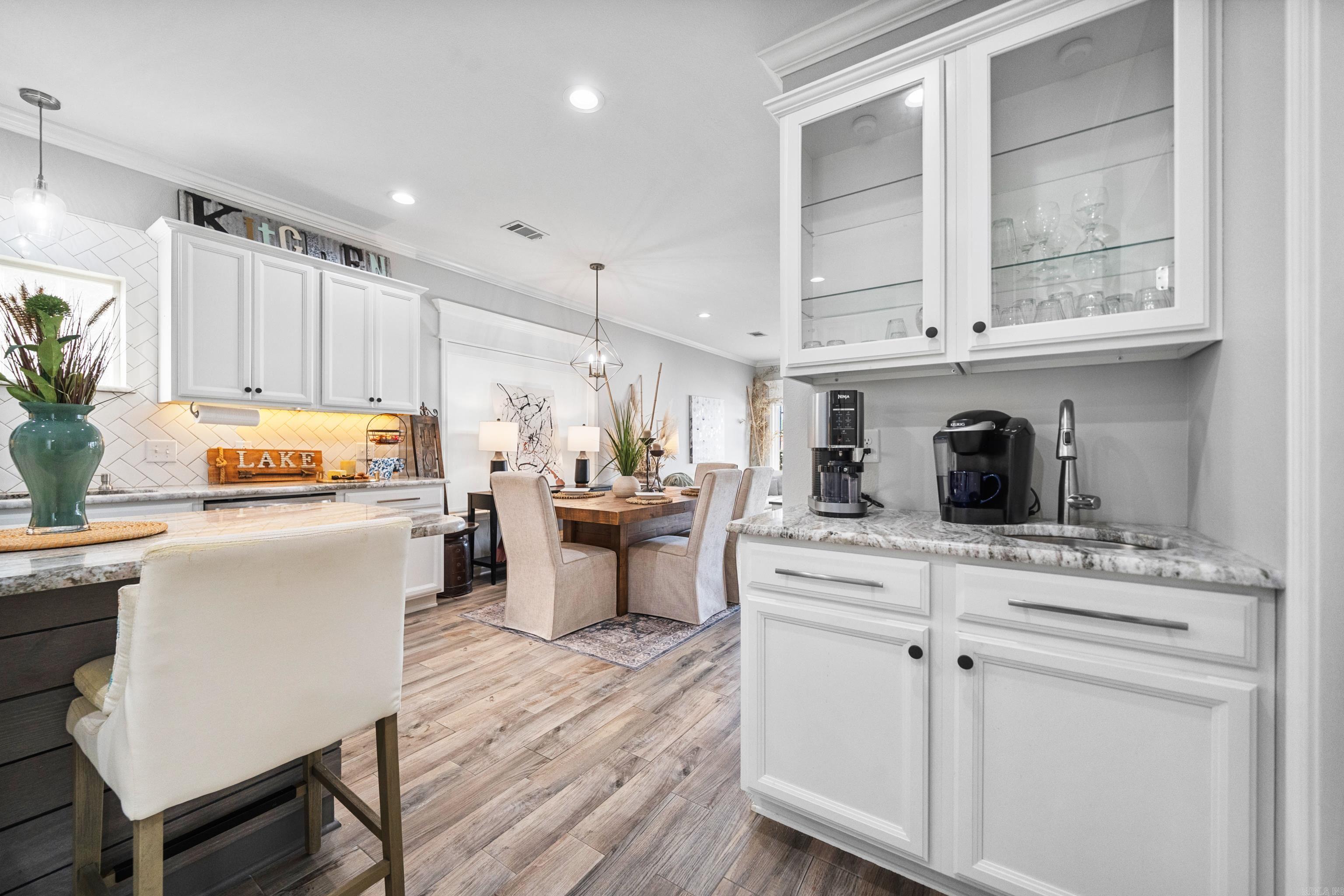 MAJESTIC LAKE VILLAGE TOWNHOMES - Residential