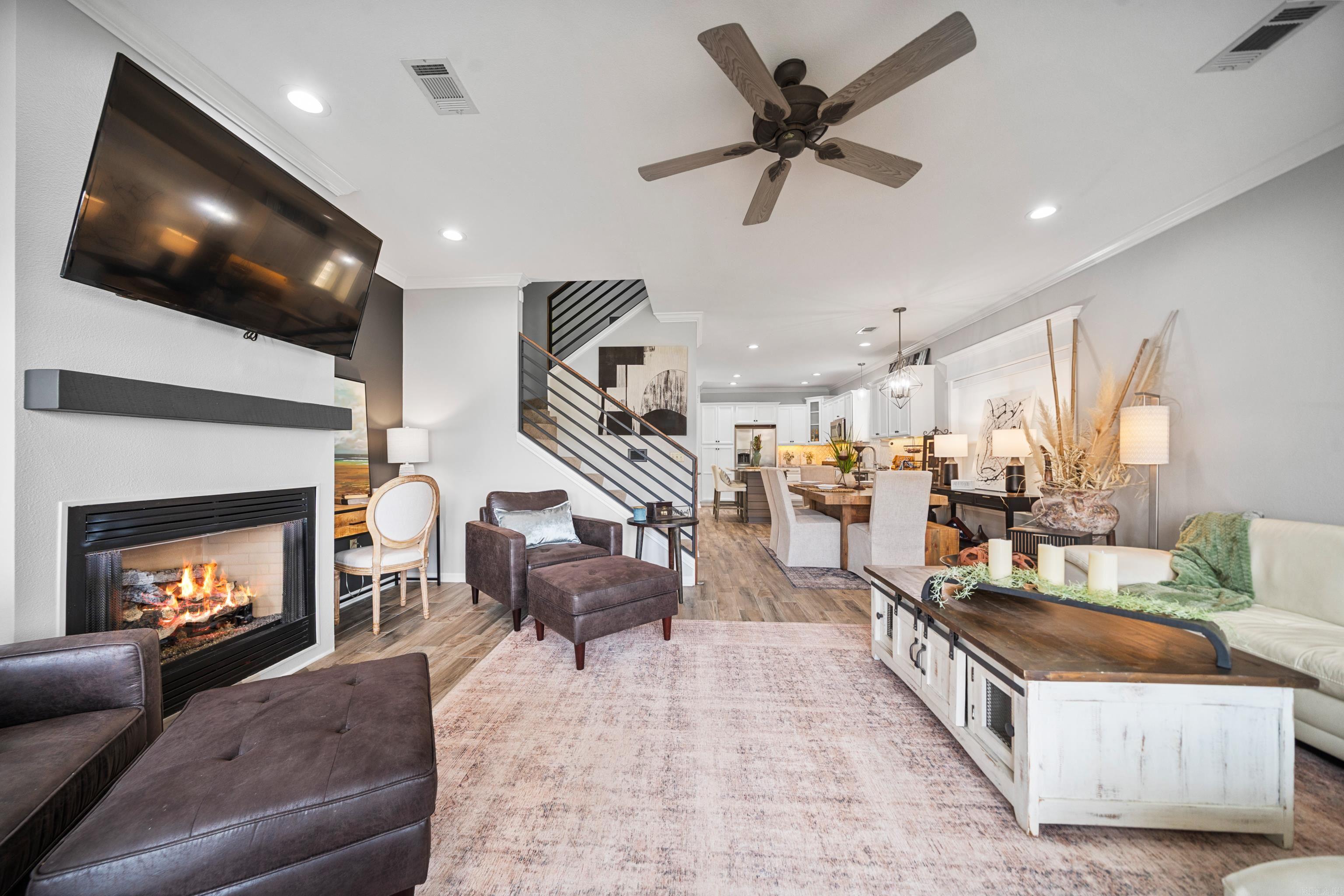 MAJESTIC LAKE VILLAGE TOWNHOMES - Residential