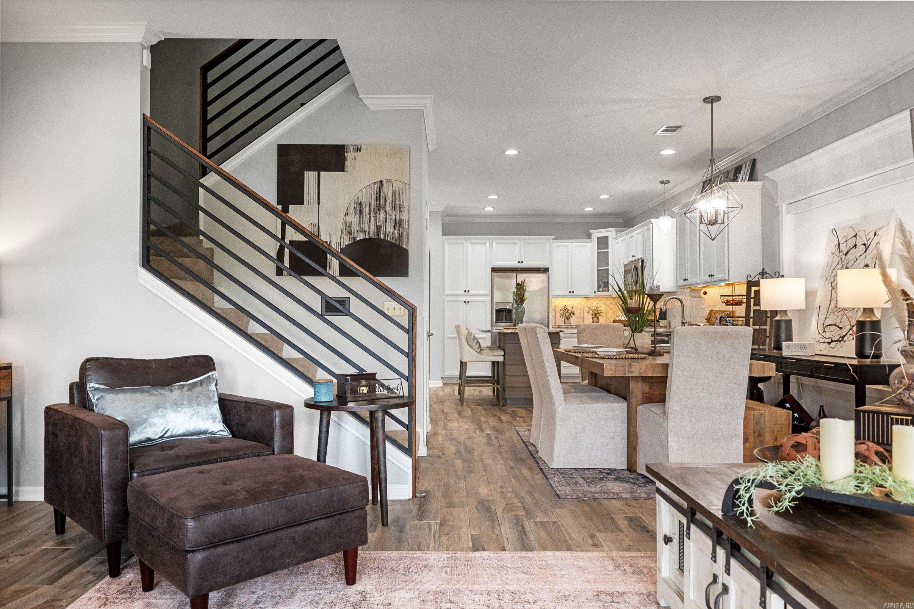 MAJESTIC LAKE VILLAGE TOWNHOMES - Residential
