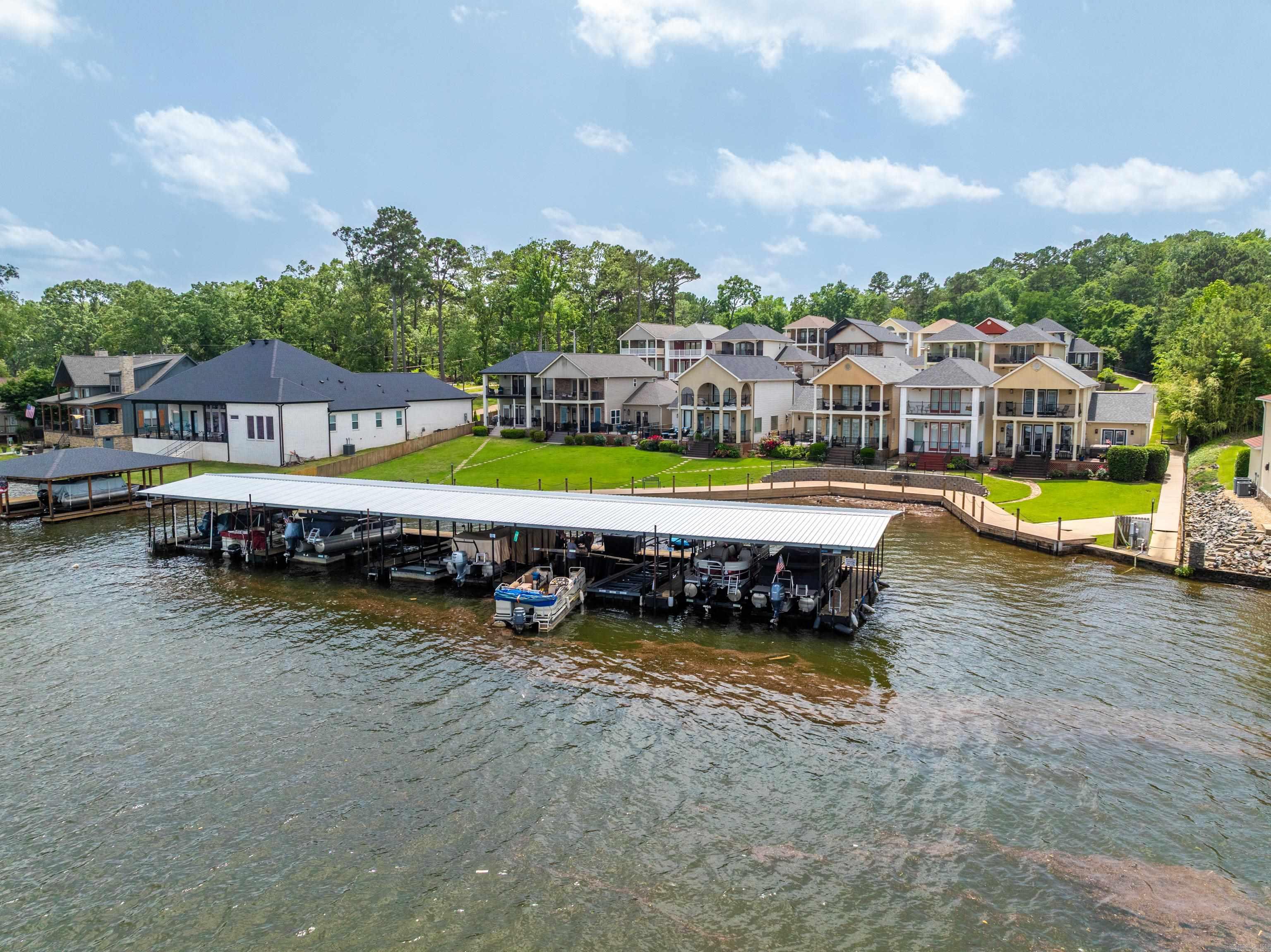 MAJESTIC LAKE VILLAGE TOWNHOMES - Residential