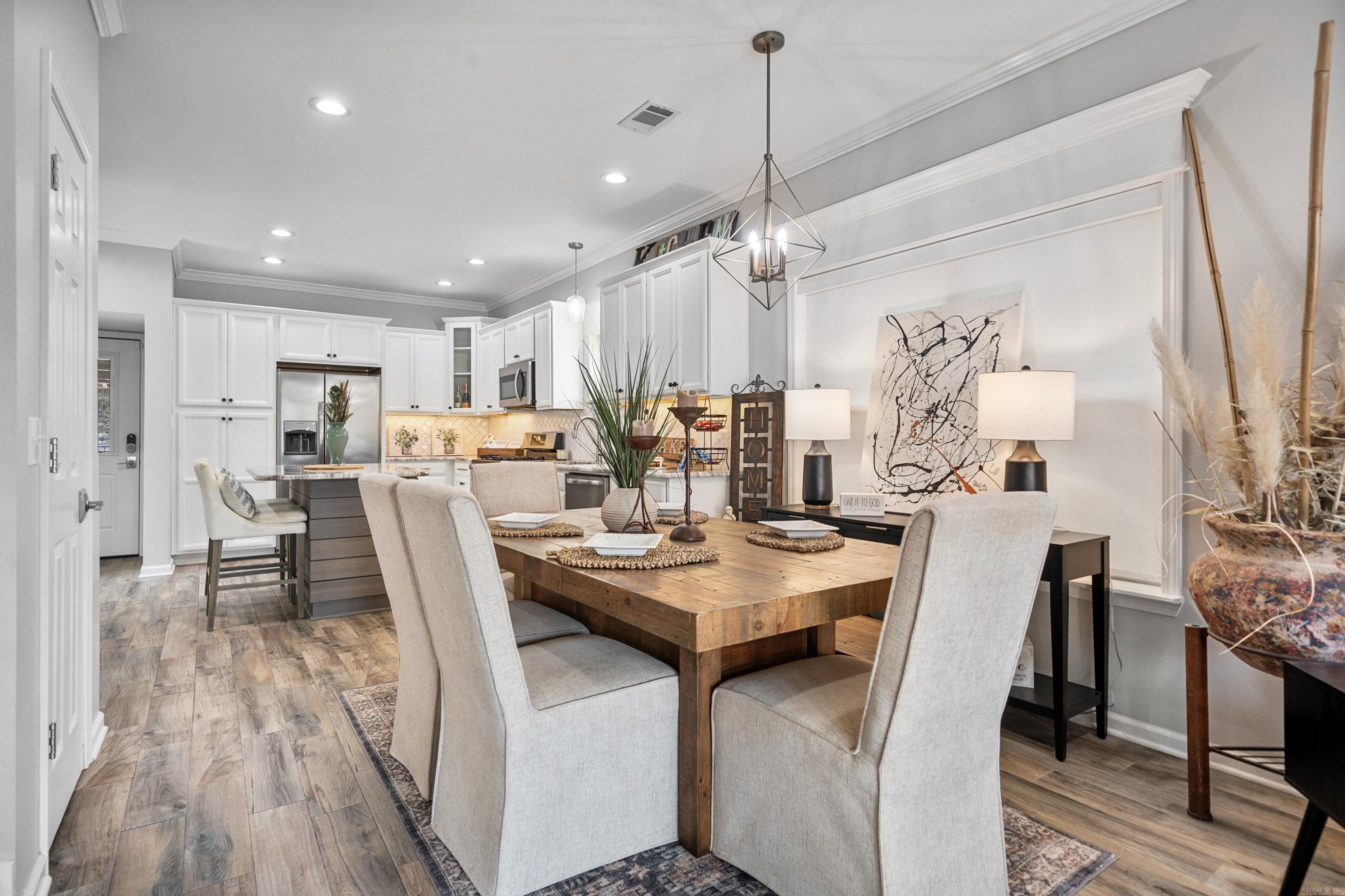 MAJESTIC LAKE VILLAGE TOWNHOMES - Residential