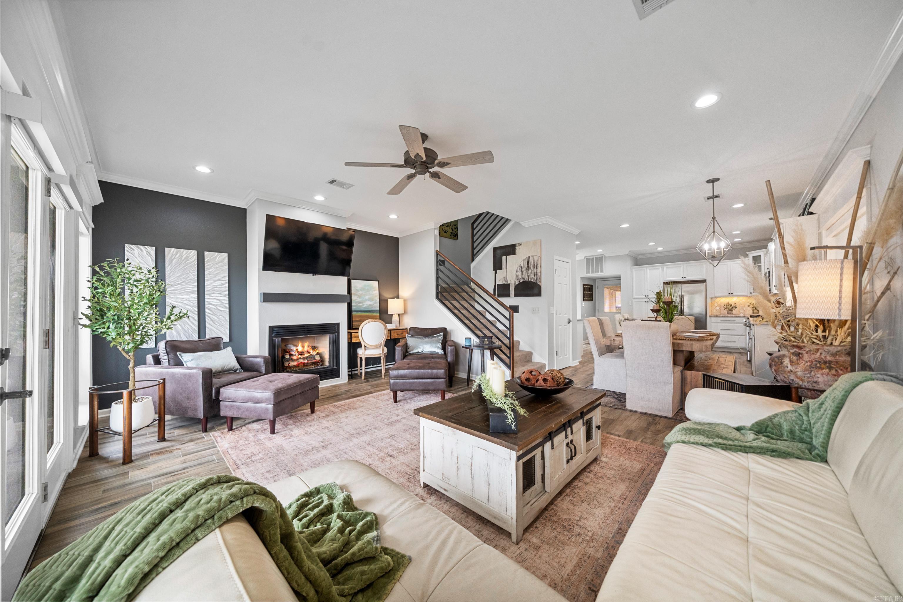 MAJESTIC LAKE VILLAGE TOWNHOMES - Residential