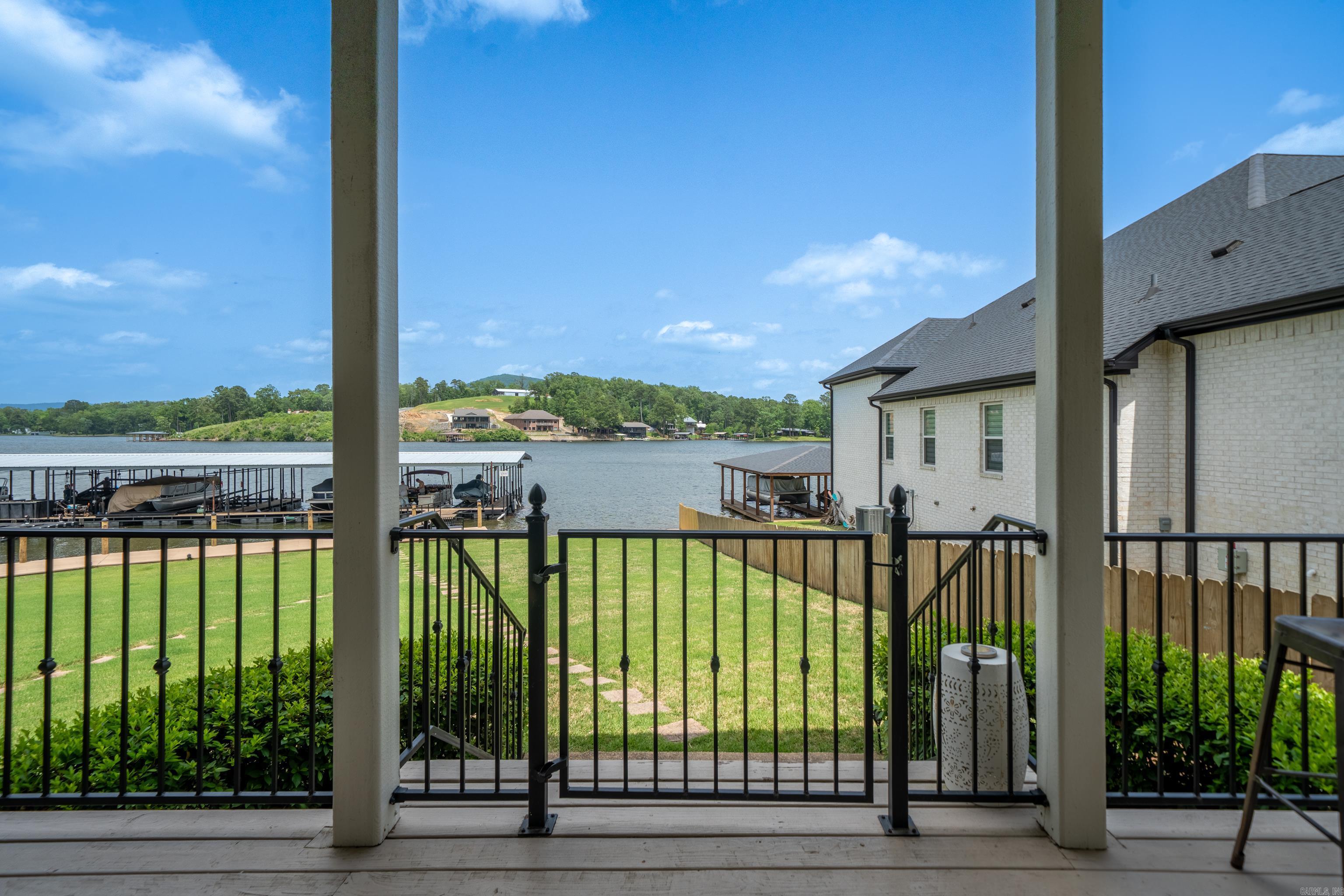 MAJESTIC LAKE VILLAGE TOWNHOMES - Residential