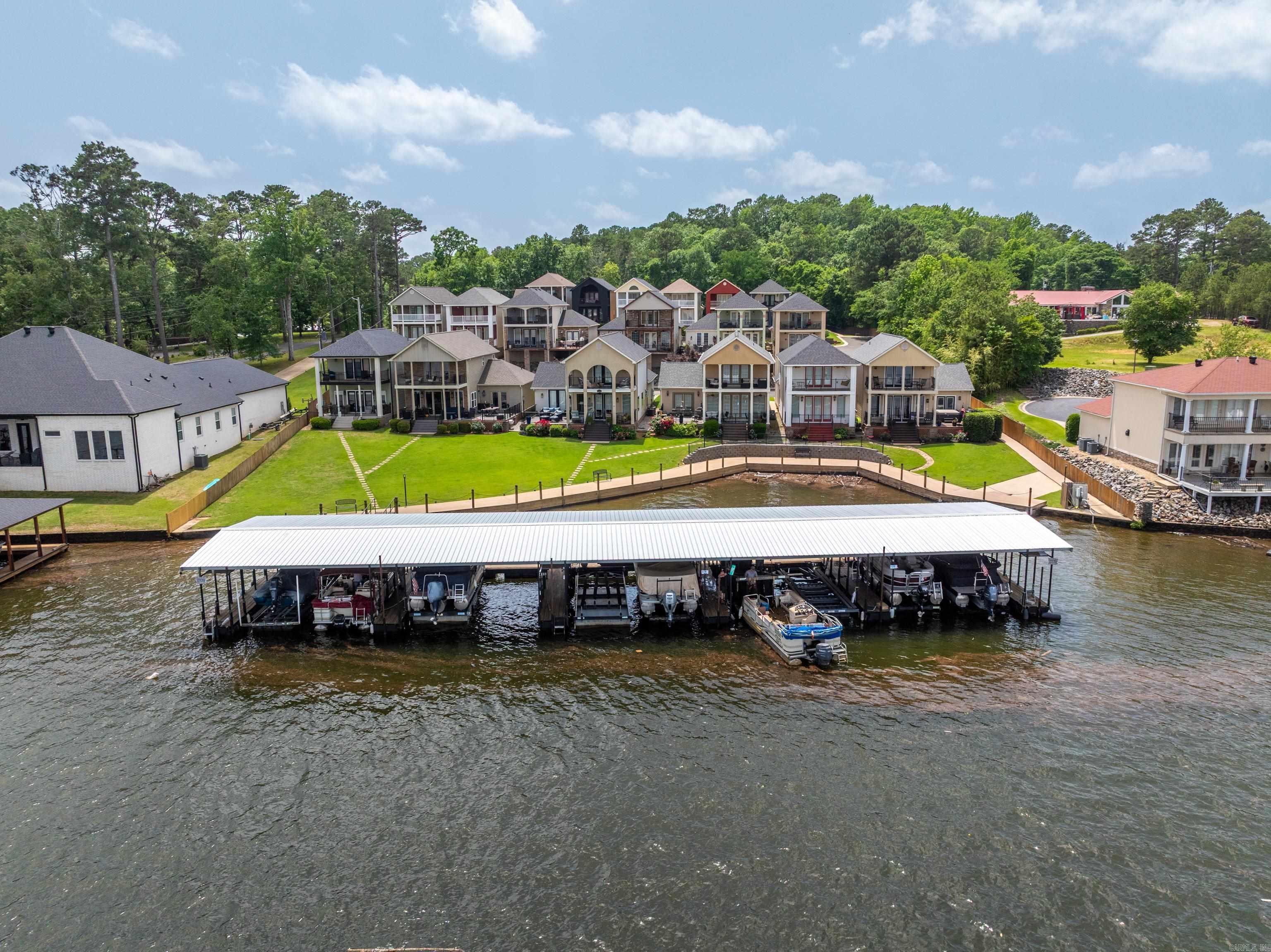 MAJESTIC LAKE VILLAGE TOWNHOMES - Residential
