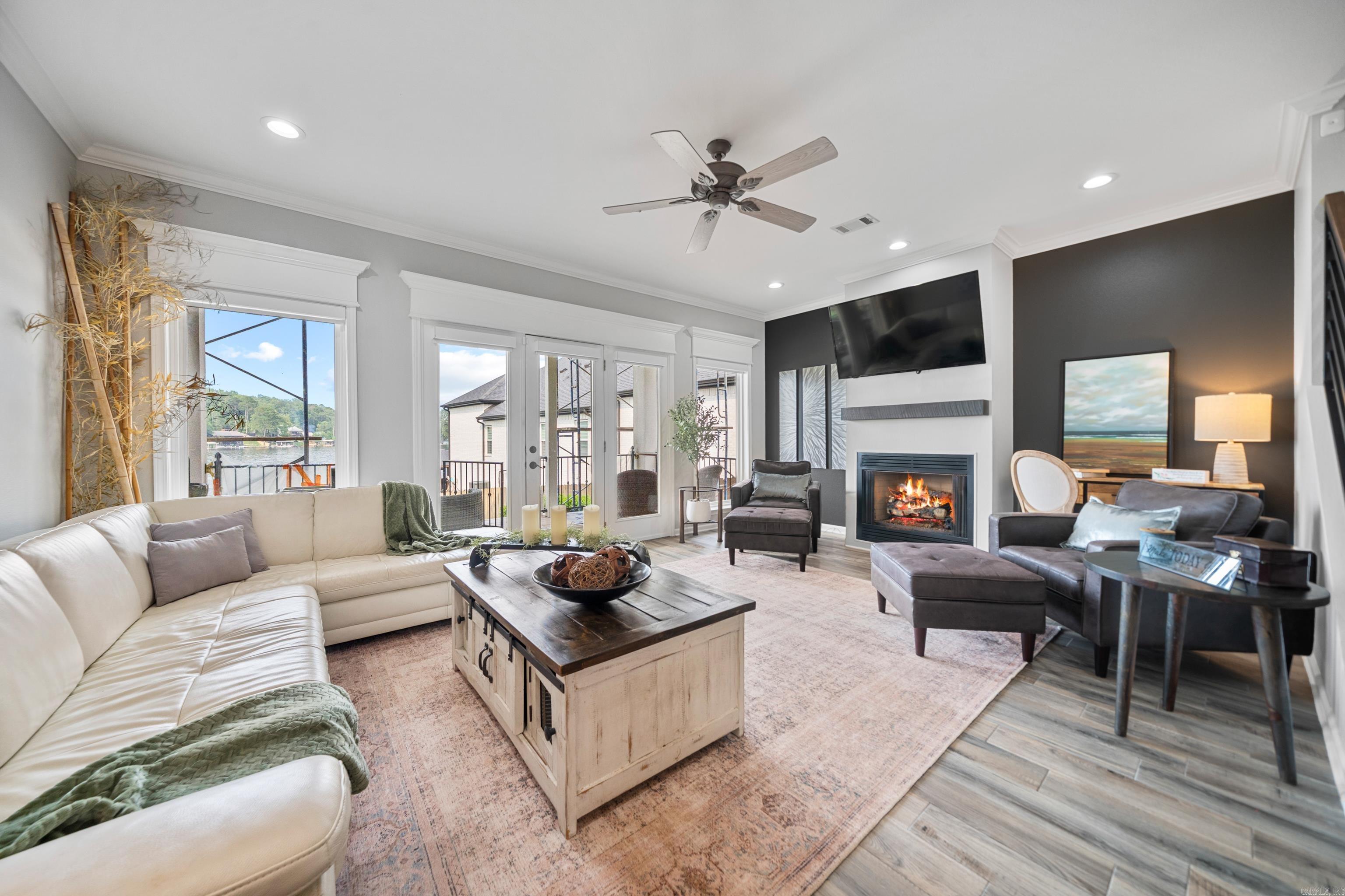MAJESTIC LAKE VILLAGE TOWNHOMES - Residential