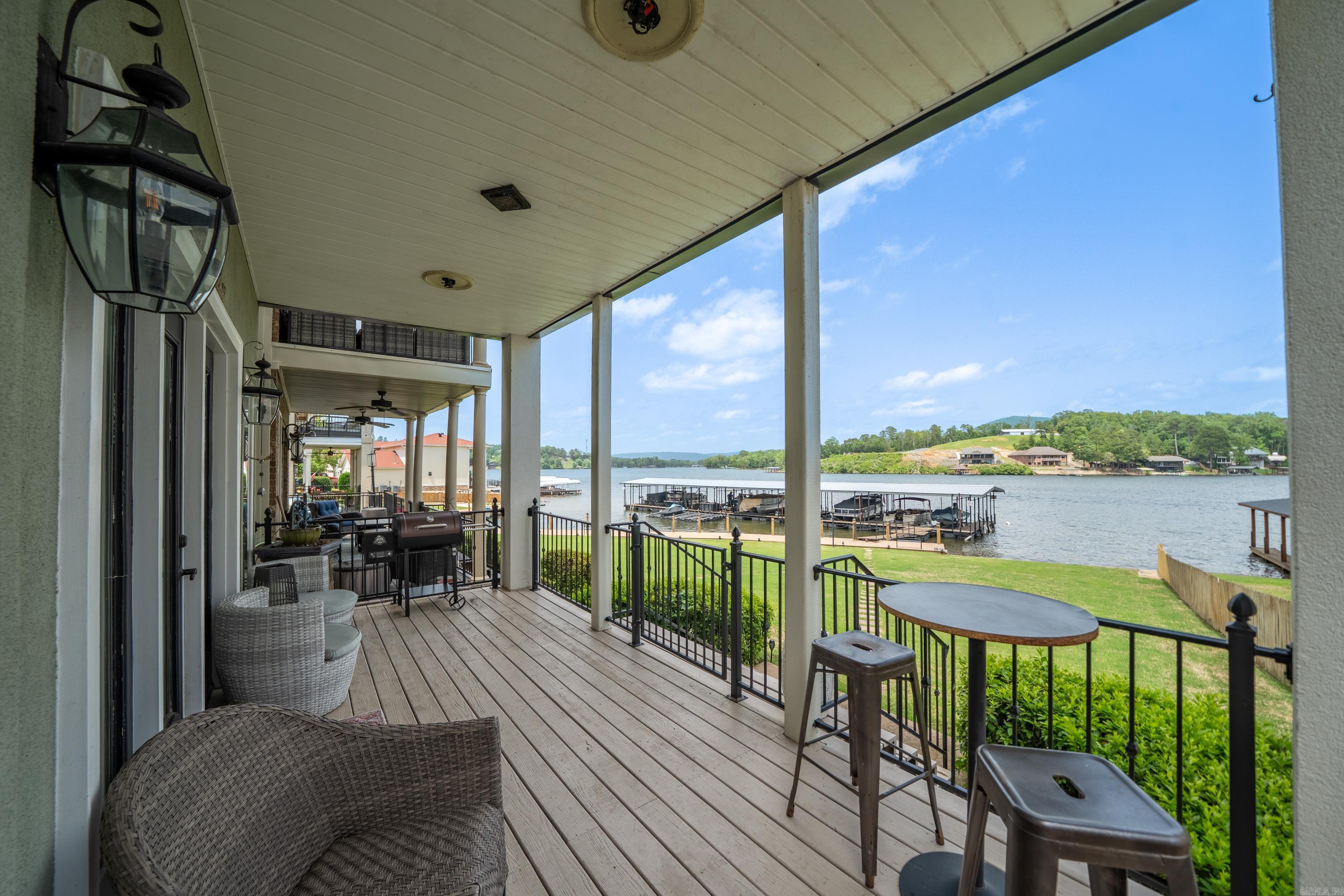 MAJESTIC LAKE VILLAGE TOWNHOMES - Residential