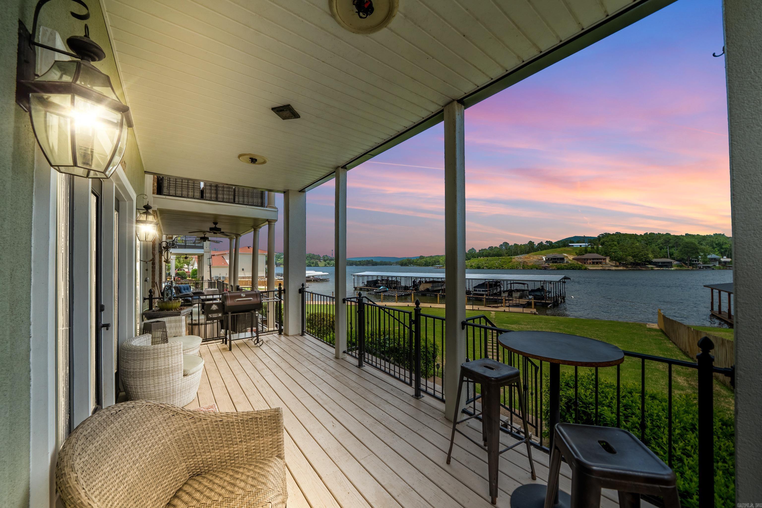 MAJESTIC LAKE VILLAGE TOWNHOMES - Residential