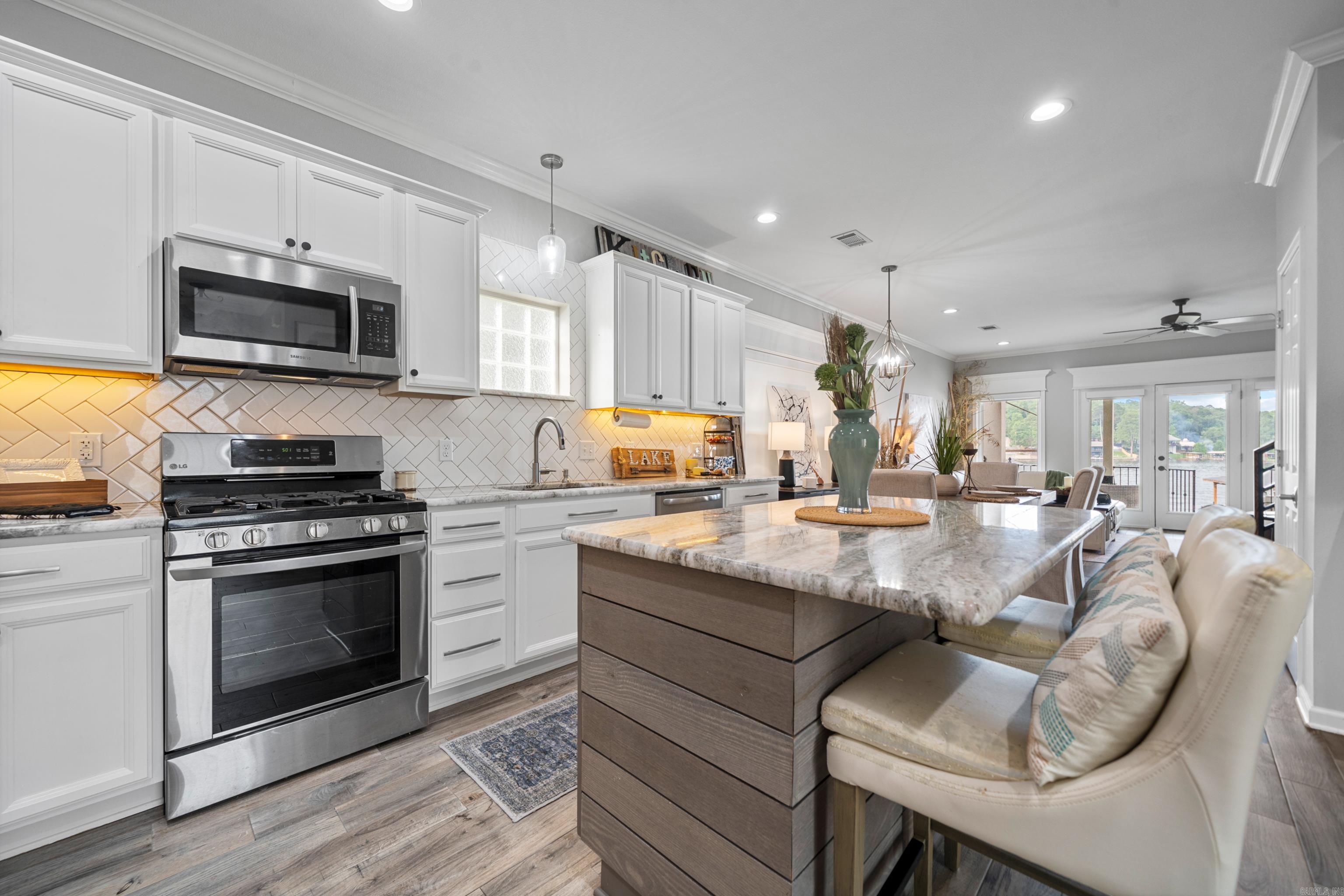 MAJESTIC LAKE VILLAGE TOWNHOMES - Residential