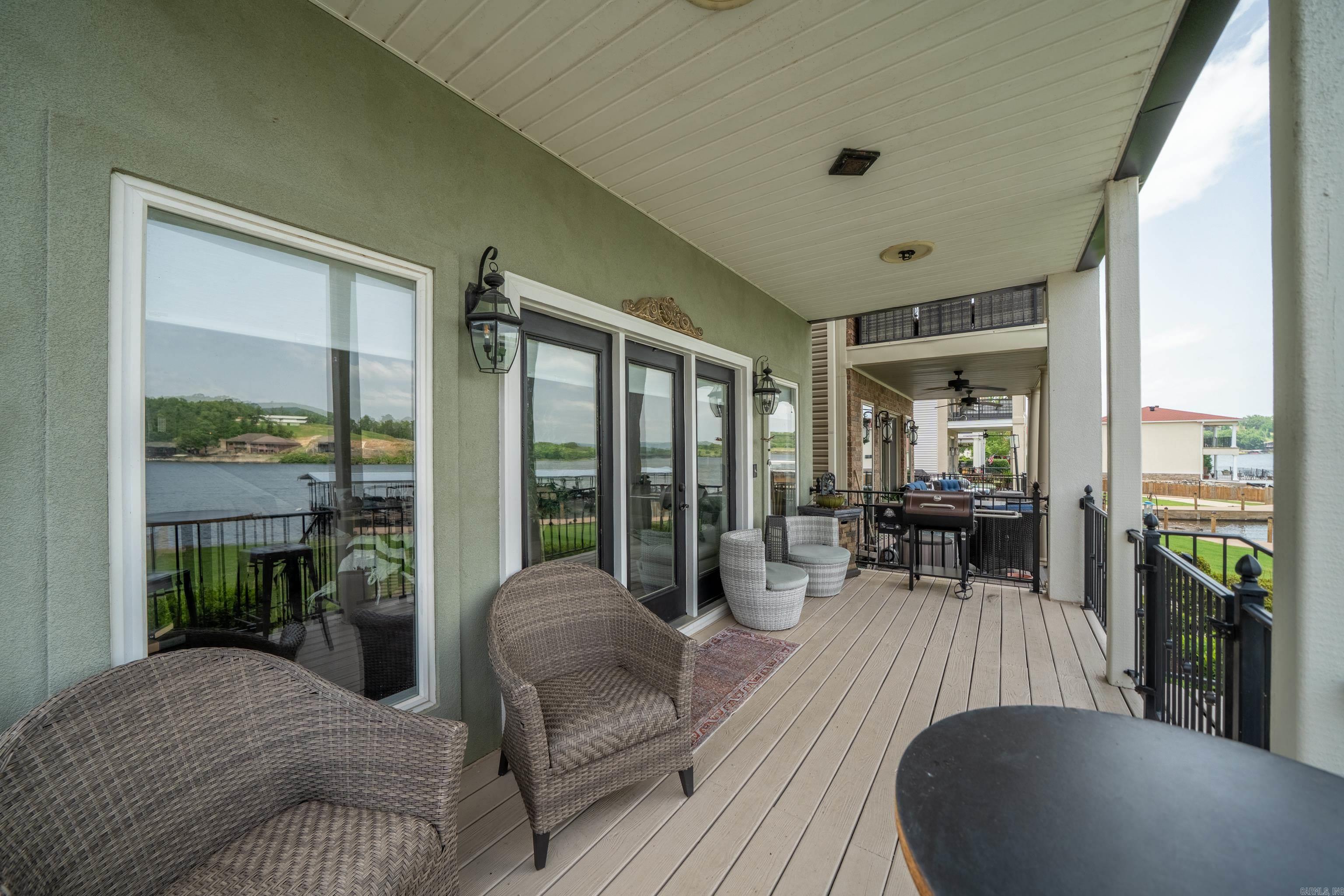 MAJESTIC LAKE VILLAGE TOWNHOMES - Residential