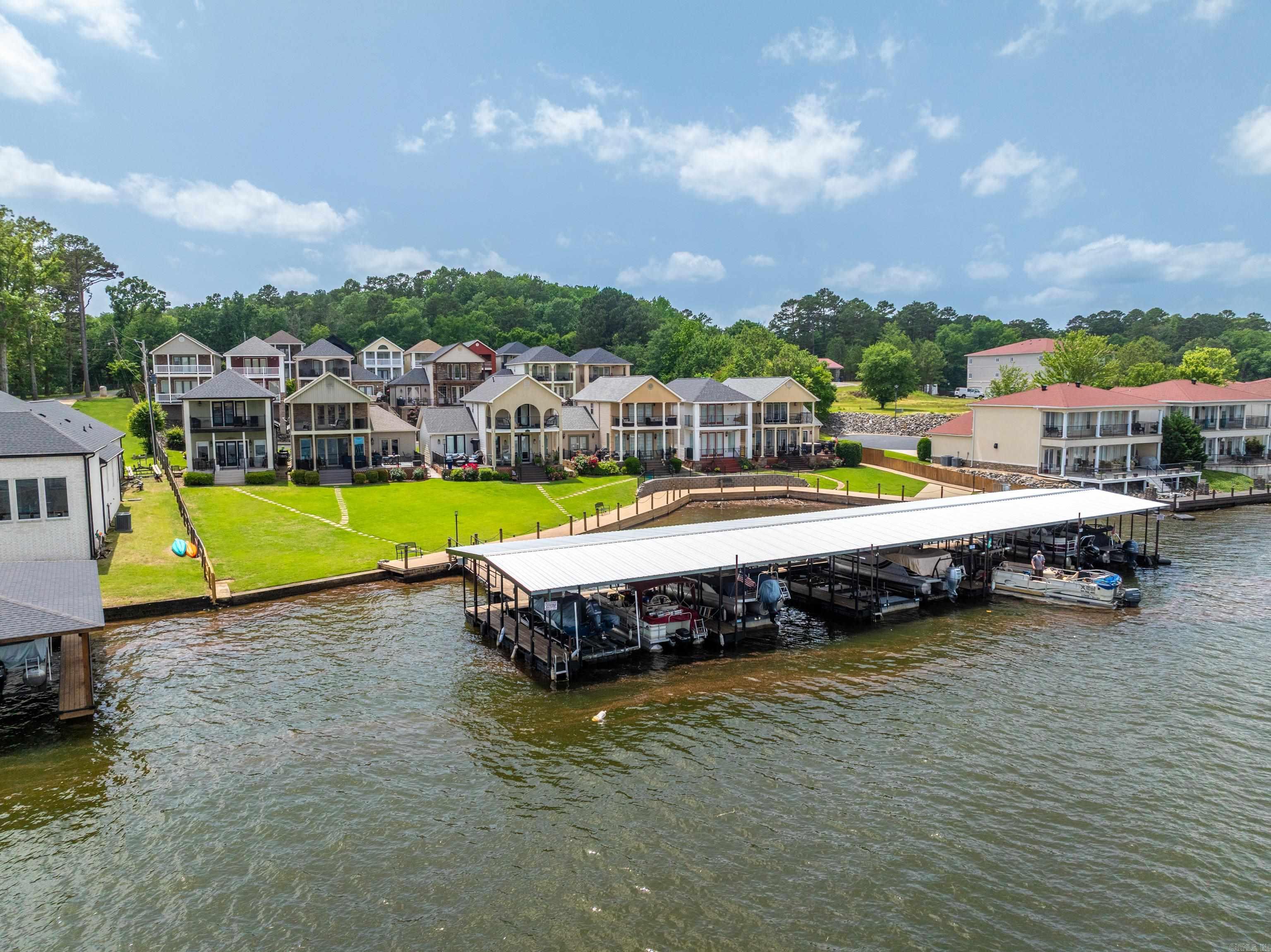 MAJESTIC LAKE VILLAGE TOWNHOMES - Residential