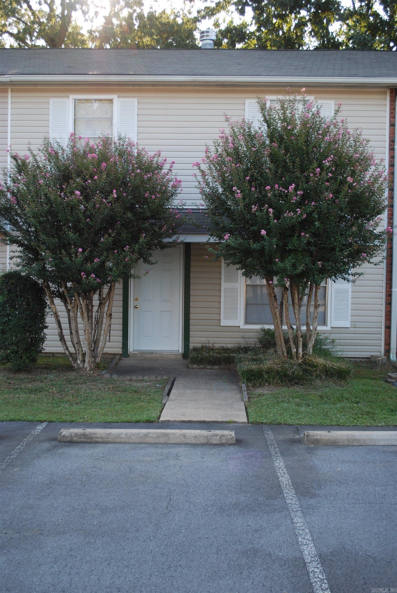 Oak Crest Manor Townhomes - Residential Lease