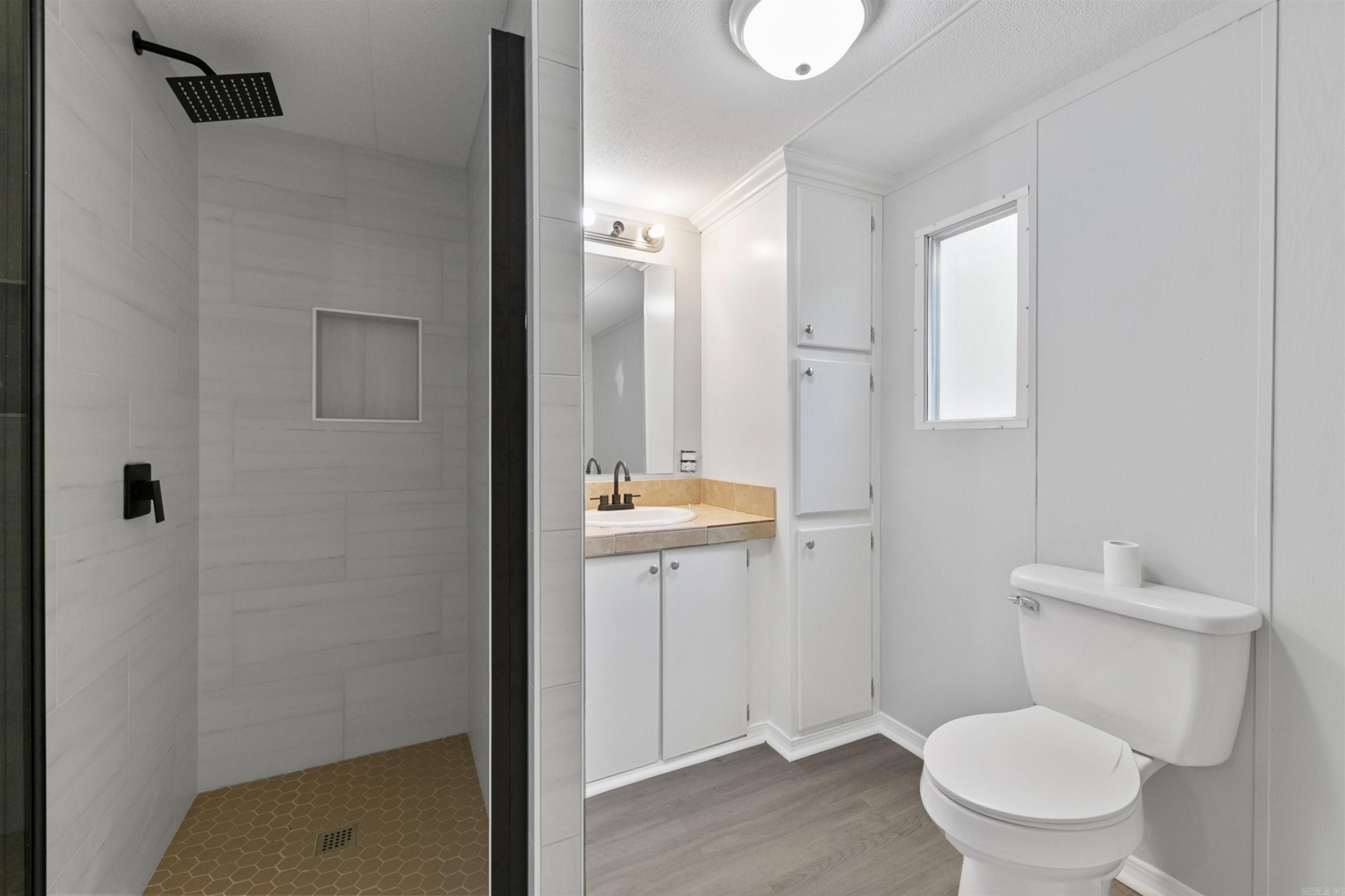 HUNTERS RUN - Residential