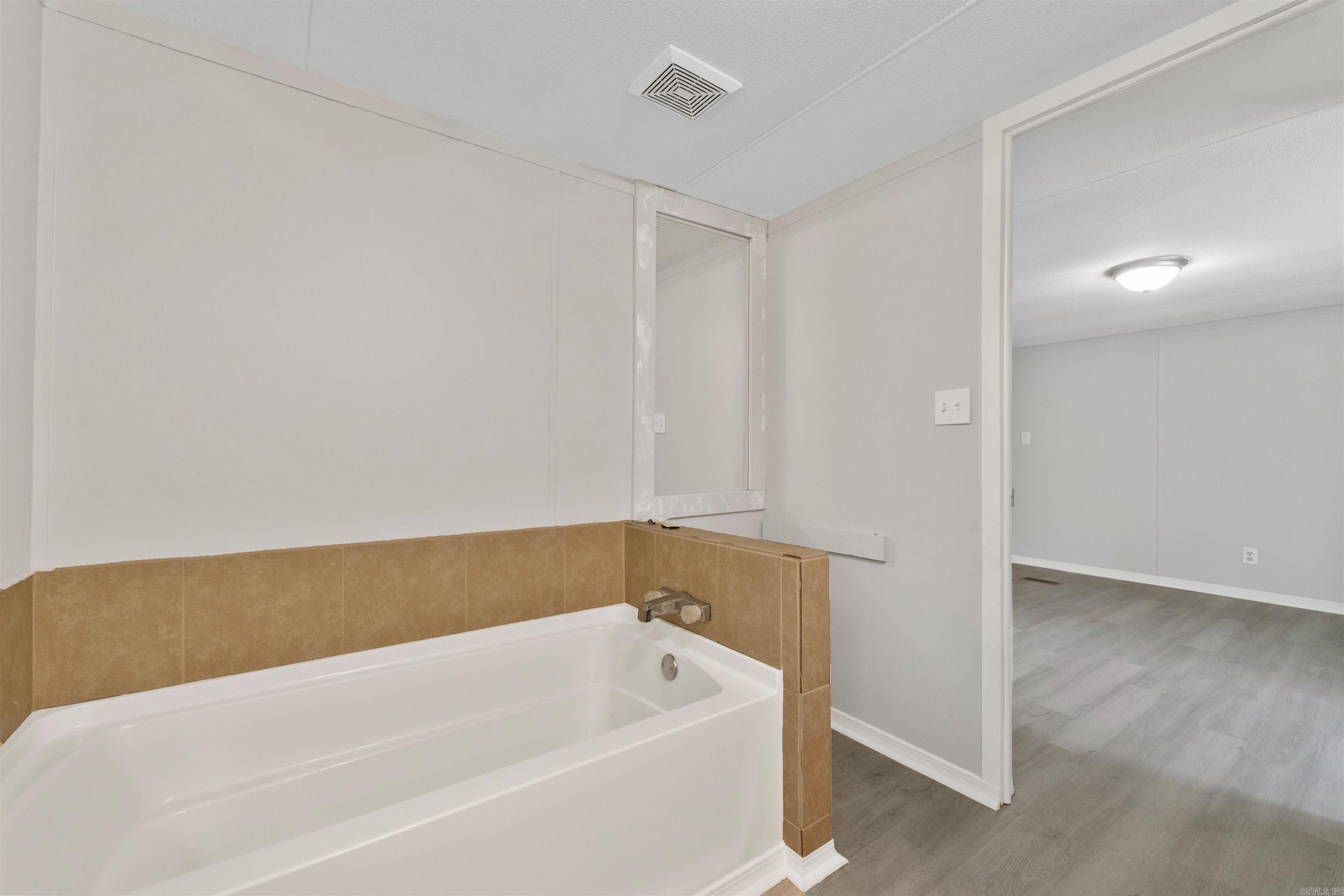 HUNTERS RUN - Residential