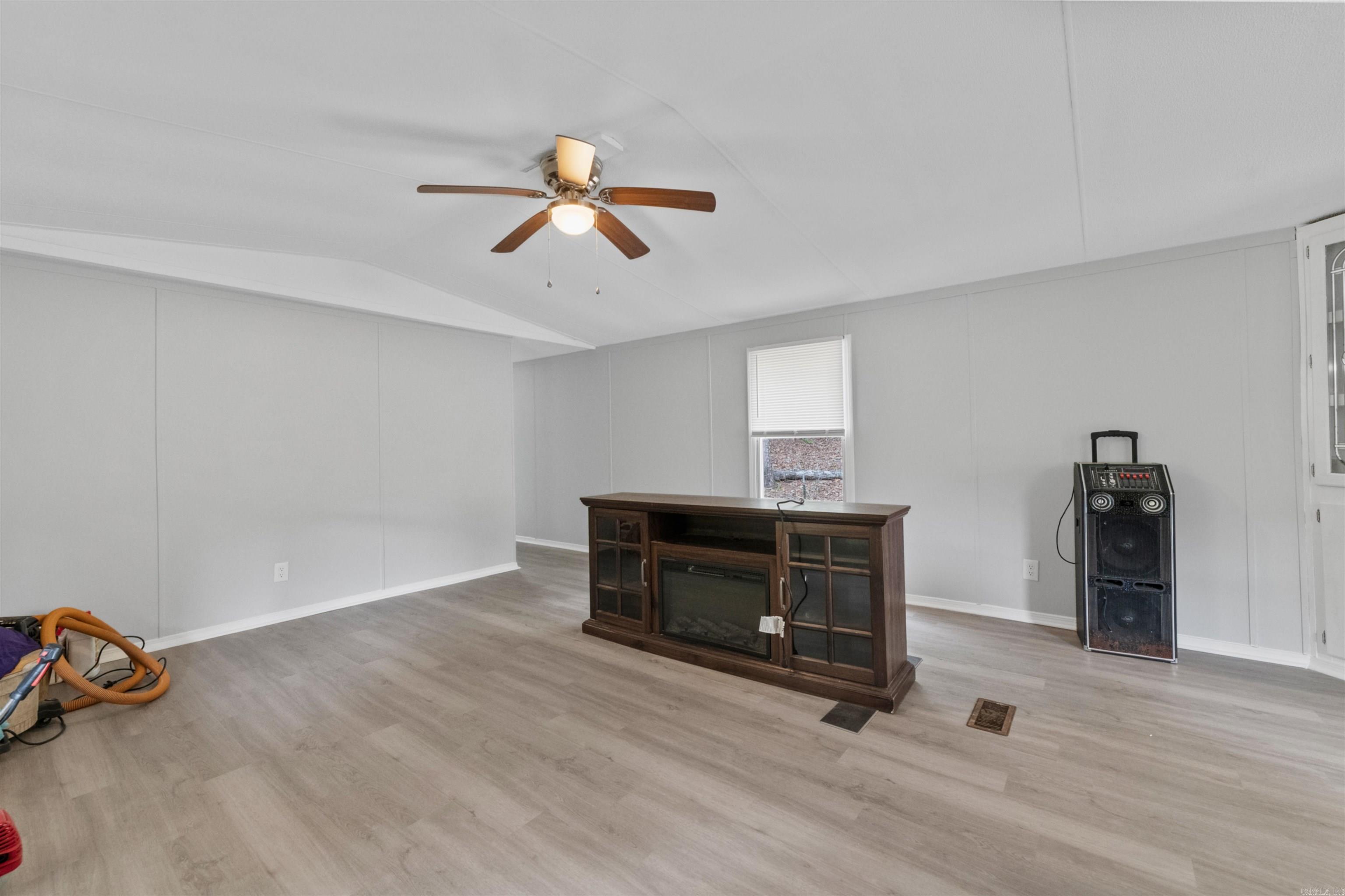 HUNTERS RUN - Residential