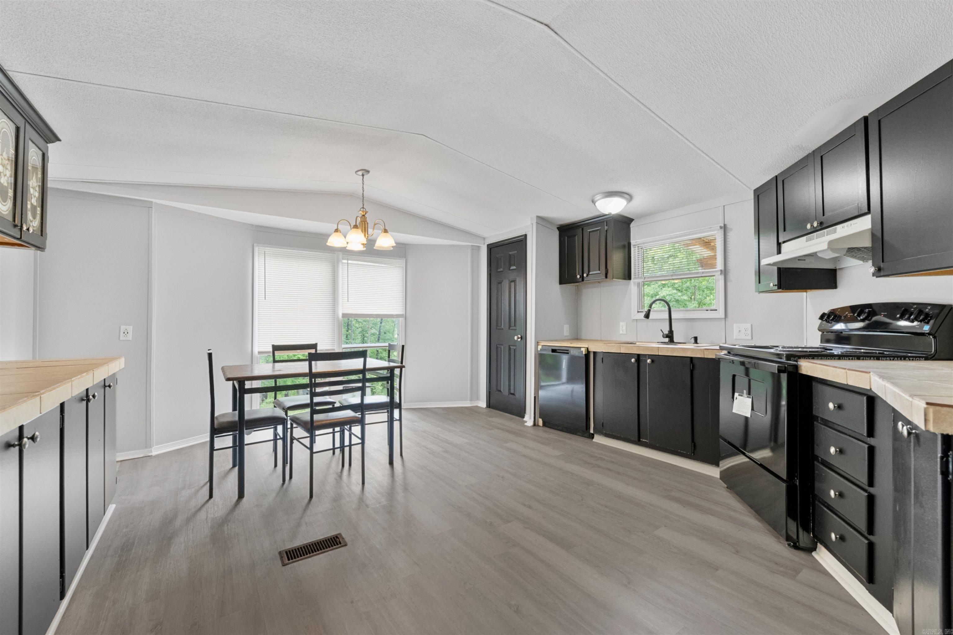 HUNTERS RUN - Residential