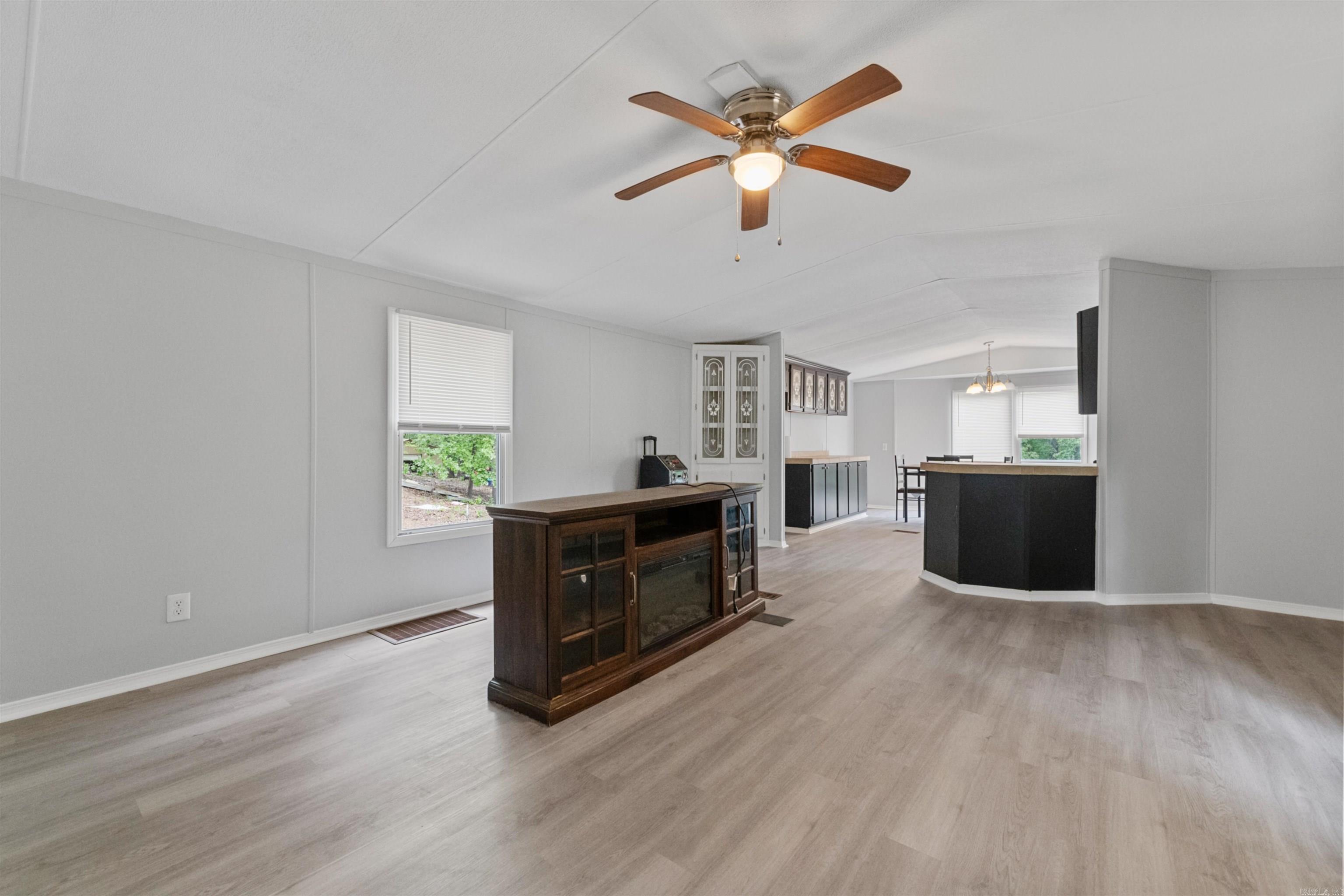 HUNTERS RUN - Residential