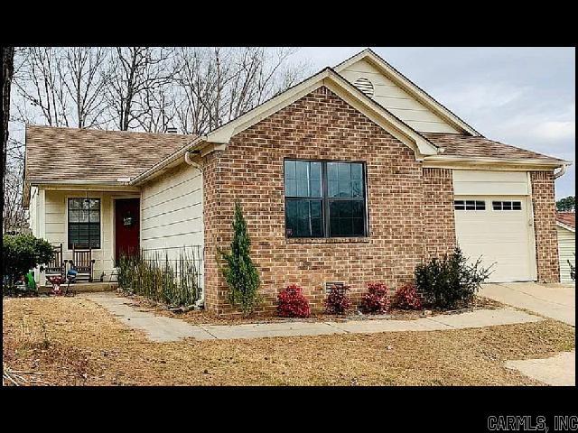 *WEST LITTLE ROCK* BEAUTIFUL HOME IN POINT WEST SUBDIVISION!! This Three Bedroom Two Bathroom Home Features Over 1200 Square Feet! Stove And Refrigerator Included In Kitchen! Washer And Dryer Provided! Vinyl And Tile Floors Throughout! Fenced In Backyard! 1 Car Garage For Parking! PET FRIENDLY!! AVAILABLE NOW!!!