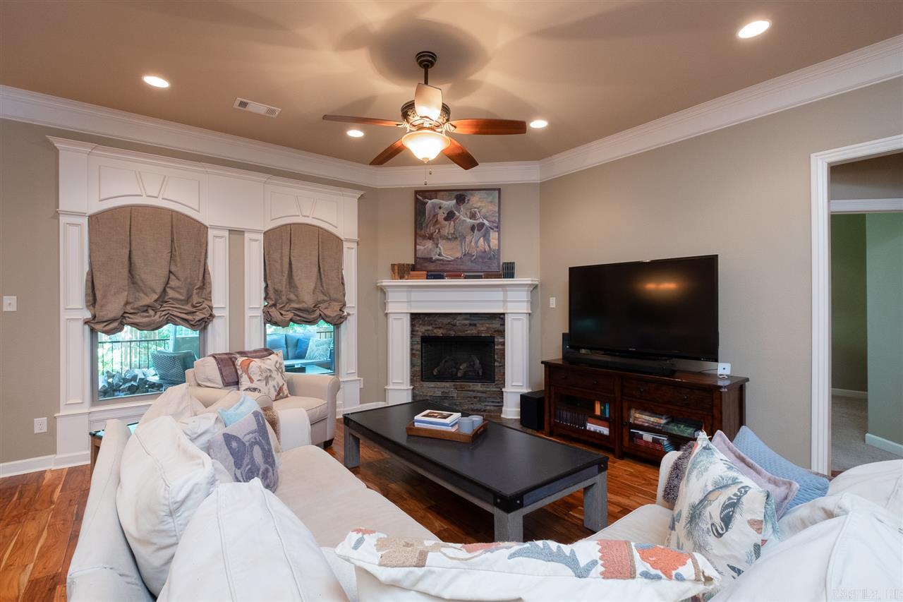 CHENAL VALLEY "TOURNAY CIRCLE" - Residential