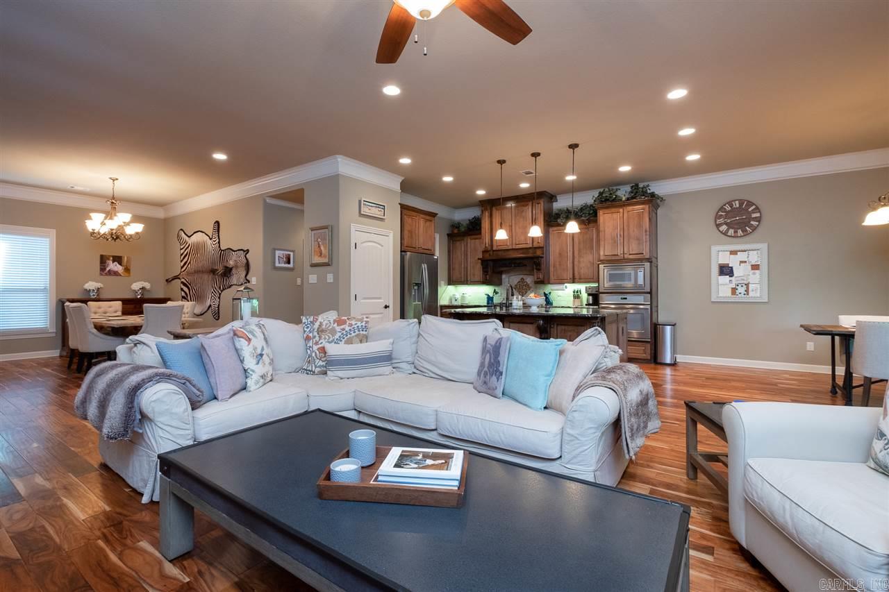 CHENAL VALLEY "TOURNAY CIRCLE" - Residential