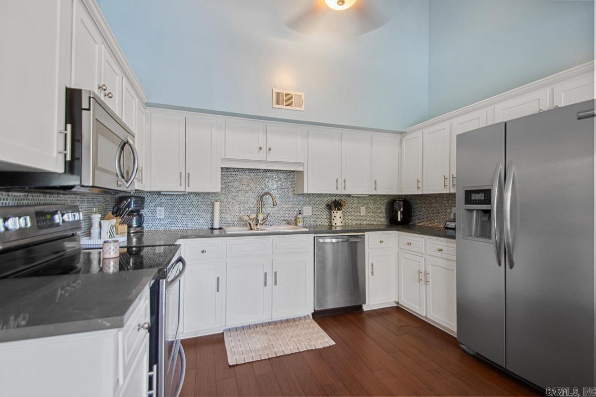 PARKWAY PLACE - Residential