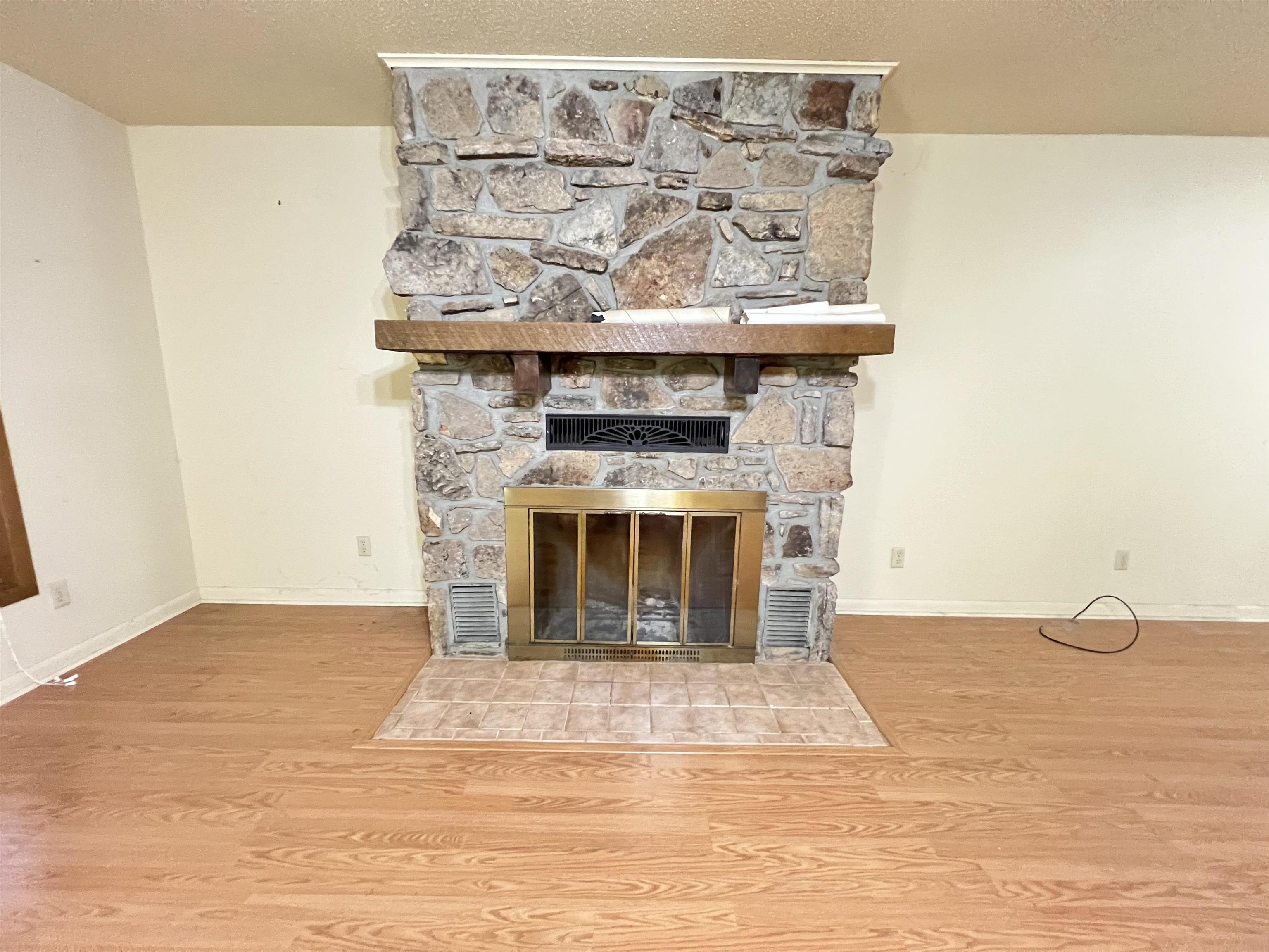 VEGAS FIRST - Residential