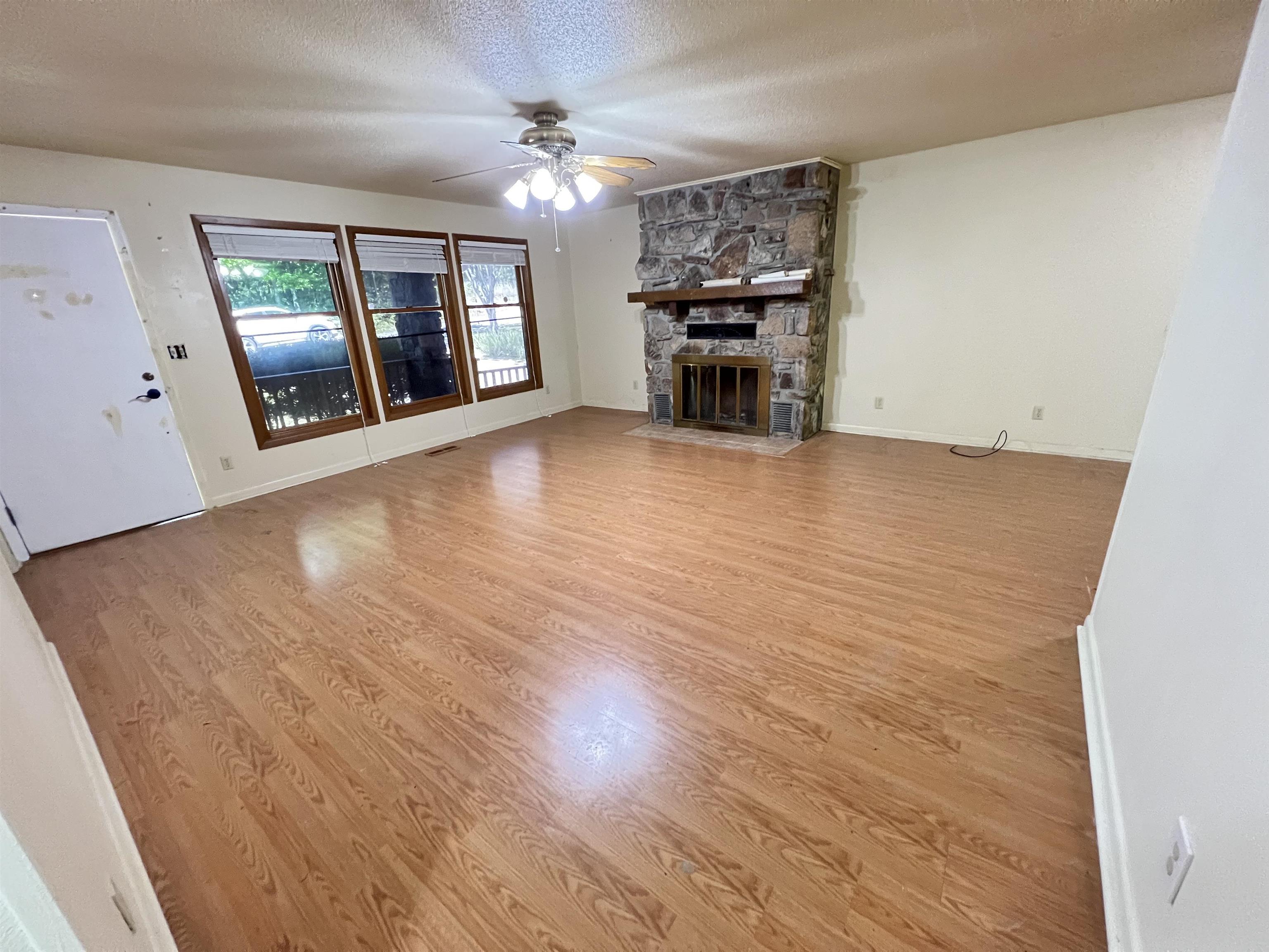 VEGAS FIRST - Residential