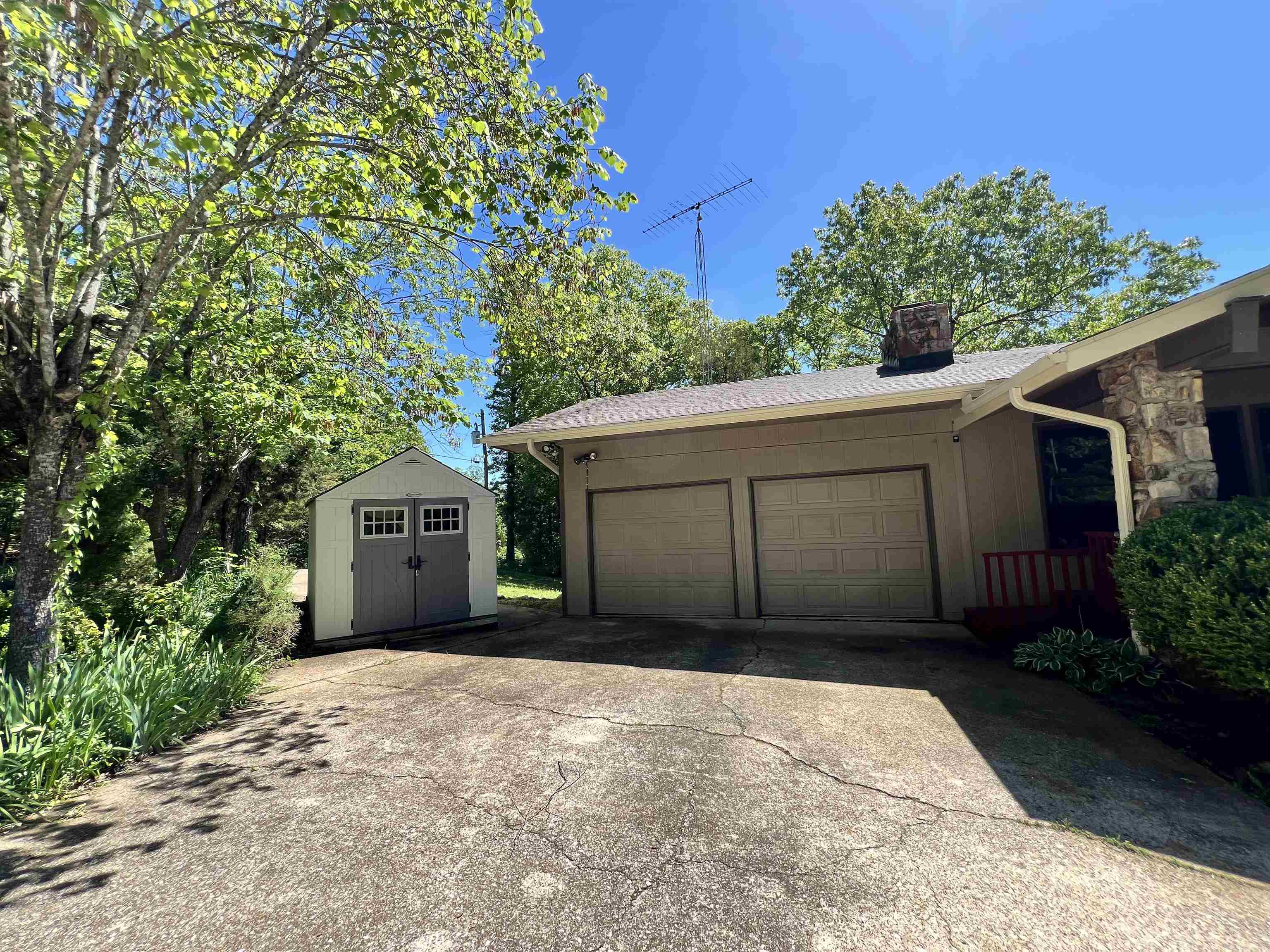 VEGAS FIRST - Residential