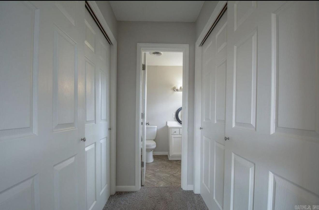 BEAUTIFUL LAKEVIEW - Residential