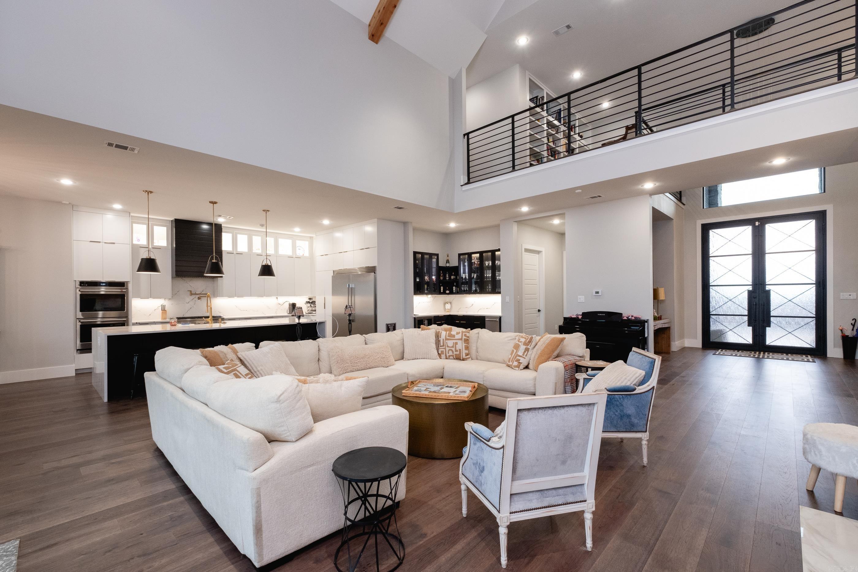 CHENAL VALLEY "FALSTONE COURT" - Residential