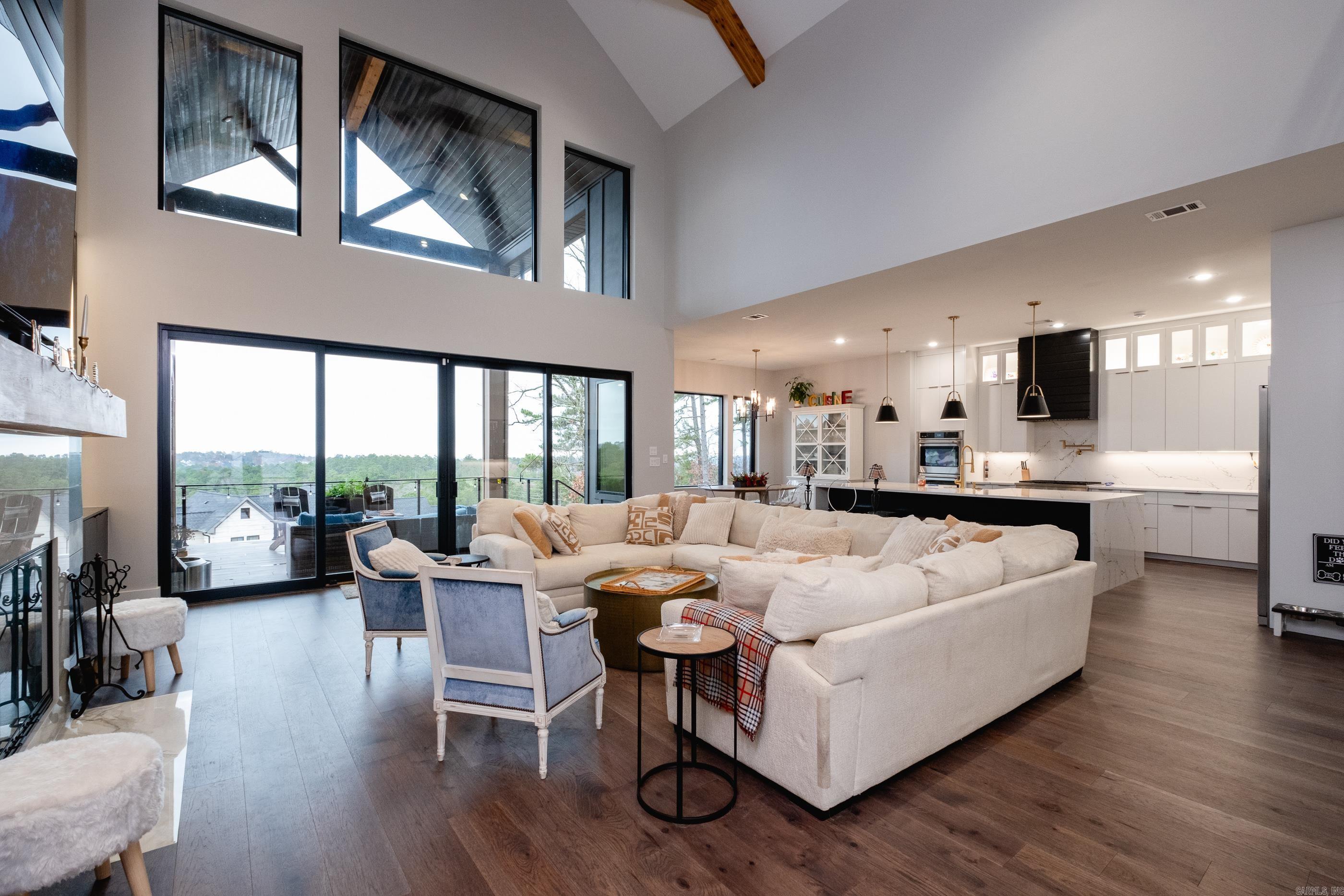 CHENAL VALLEY "FALSTONE COURT" - Residential