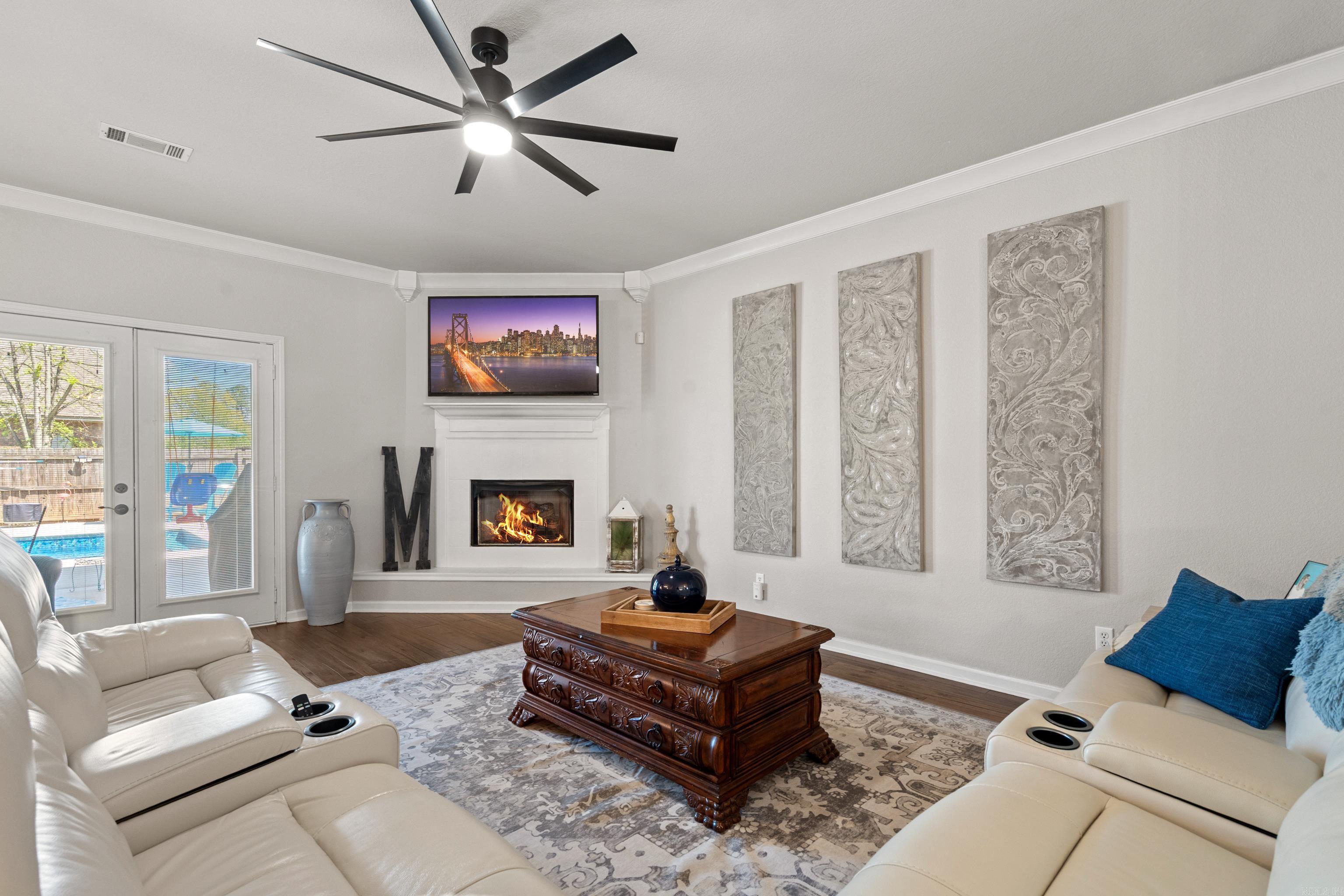 EAGLE ROCK - Residential