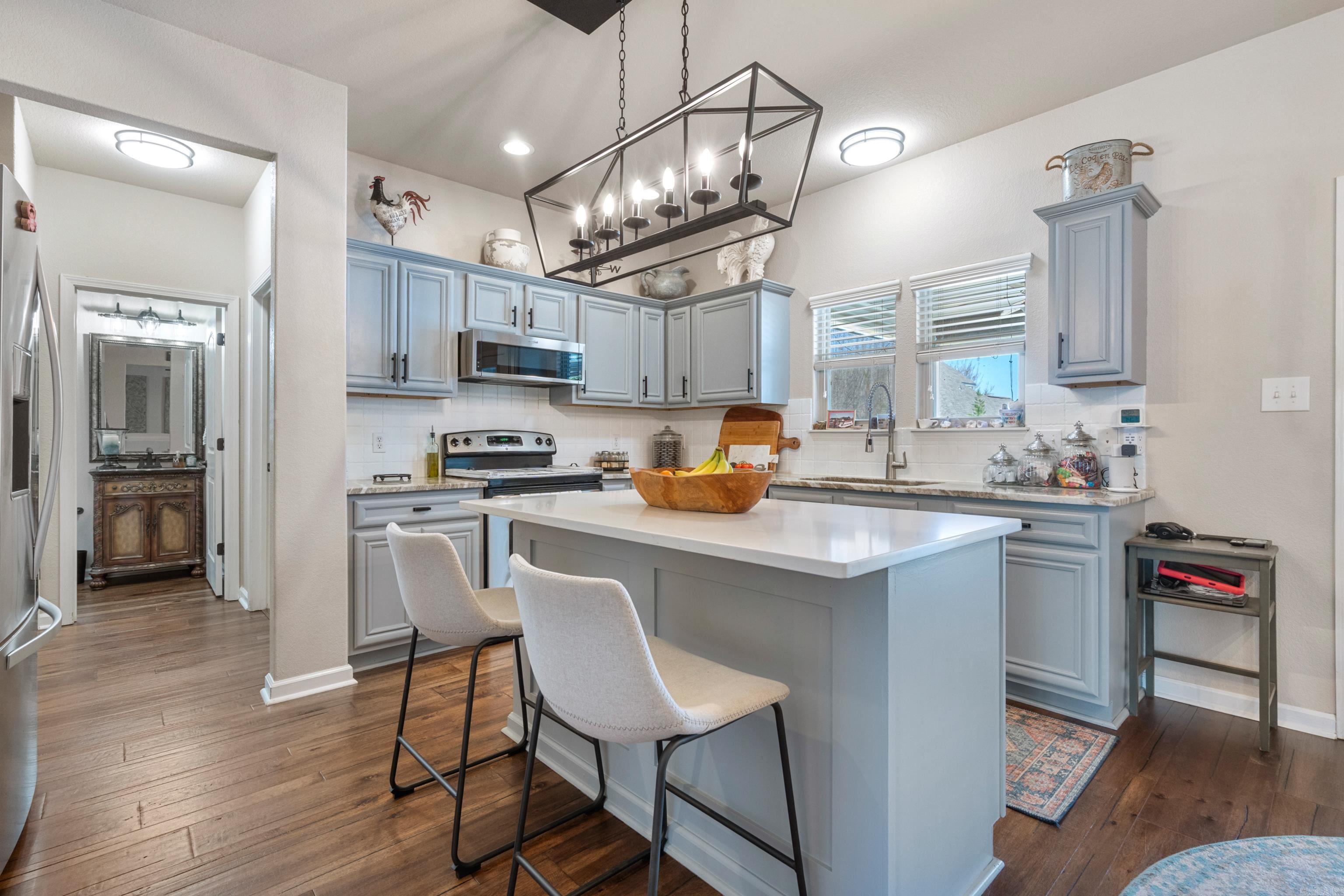 EAGLE ROCK - Residential