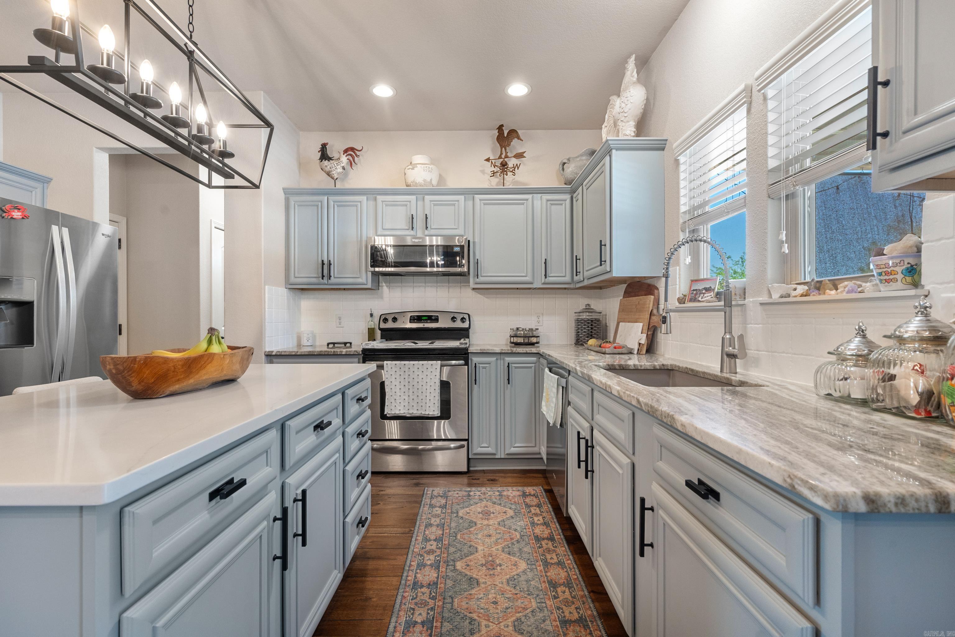 EAGLE ROCK - Residential