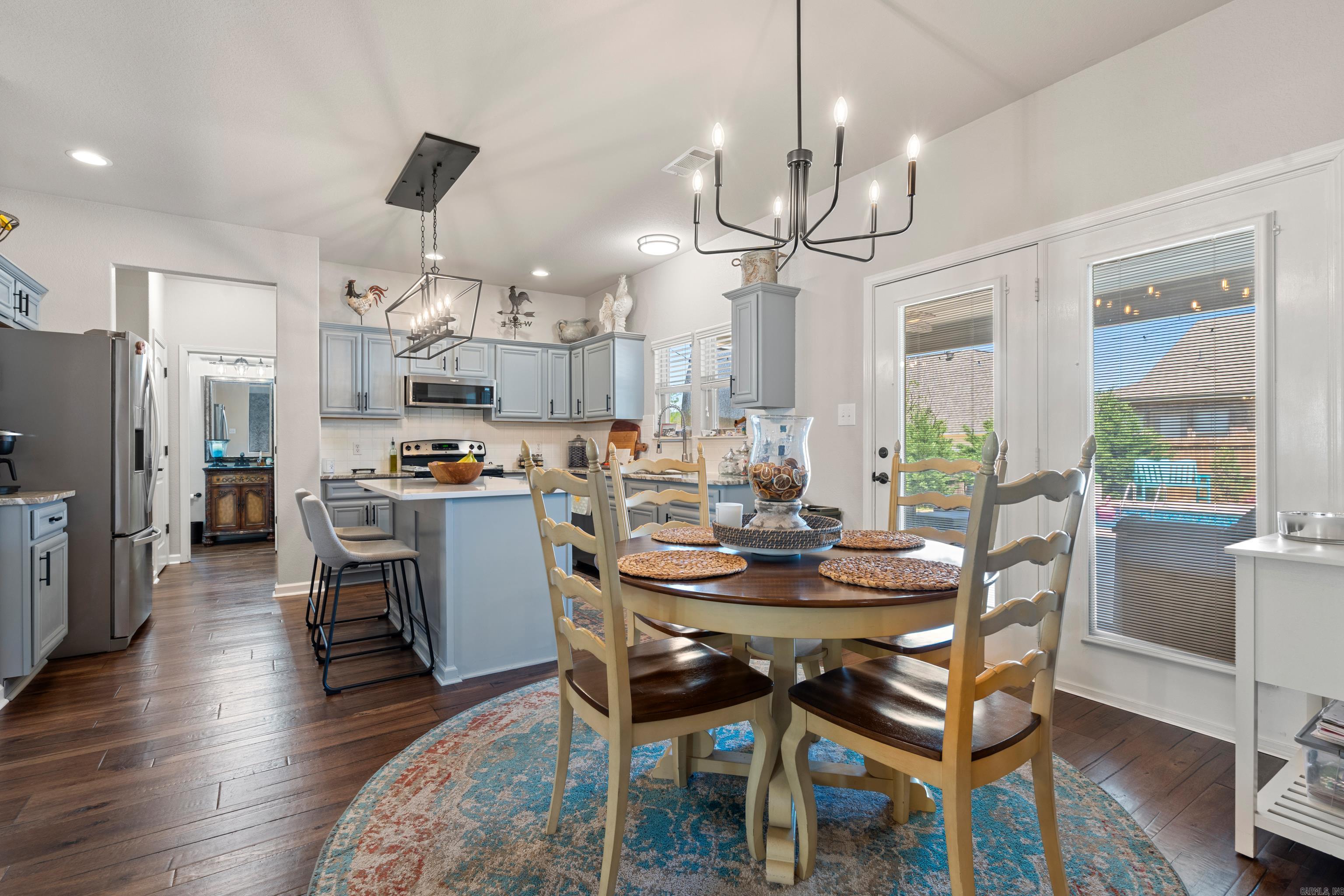 EAGLE ROCK - Residential
