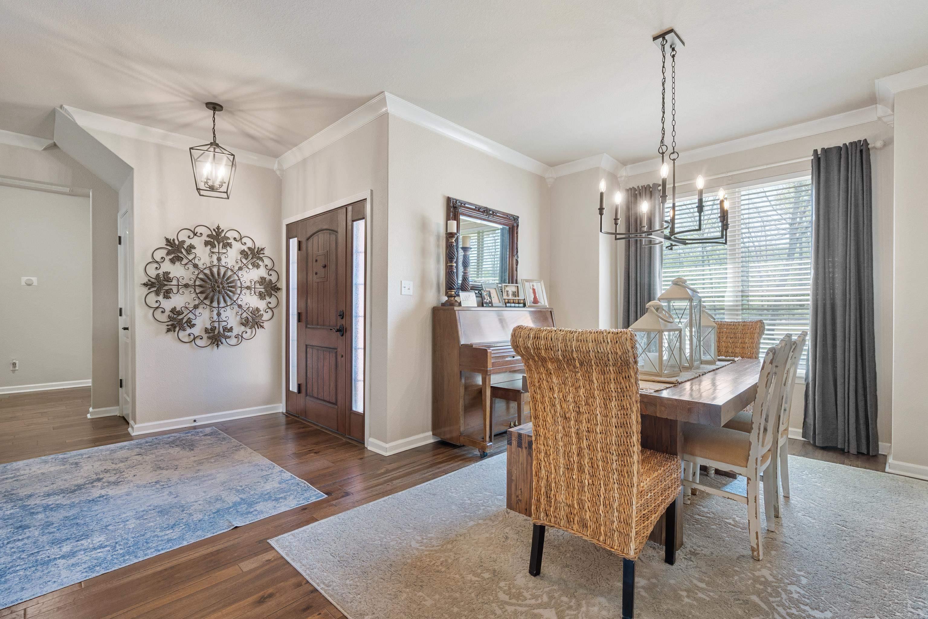 EAGLE ROCK - Residential