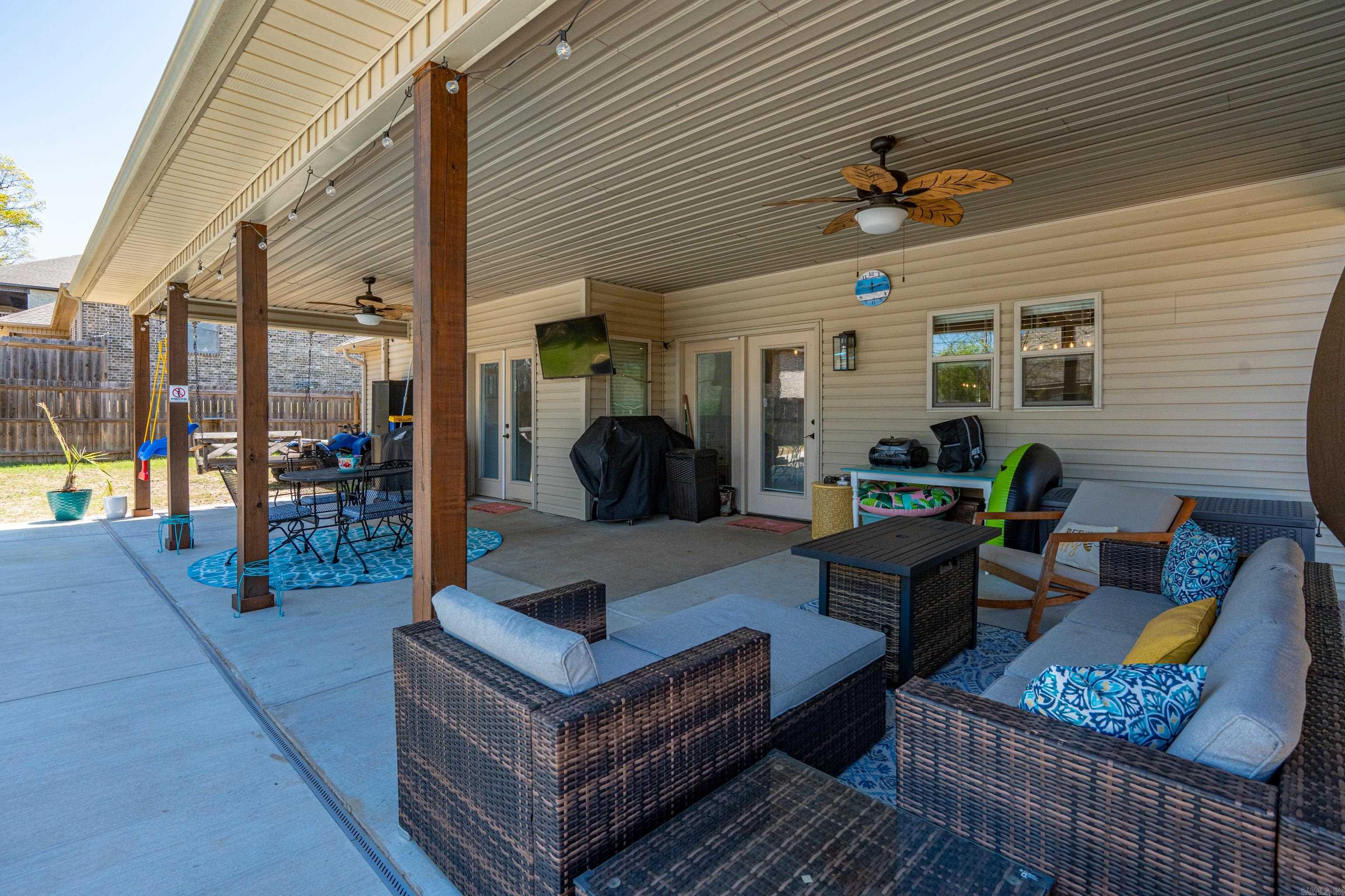 EAGLE ROCK - Residential