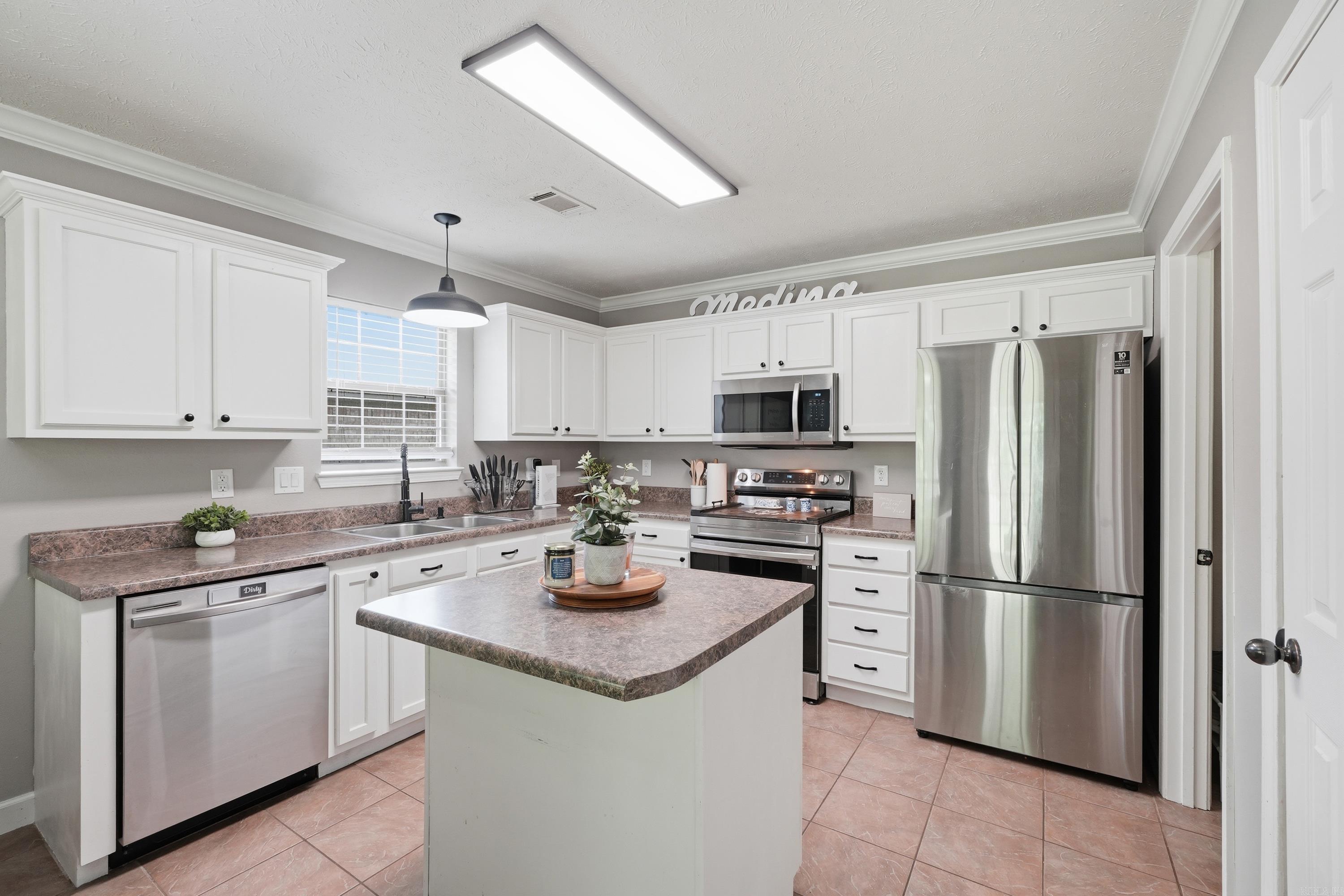 JEWELS ESTATES - Residential