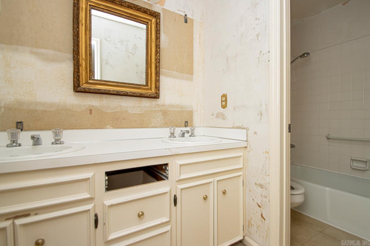 WALNUT VALLEY - Residential