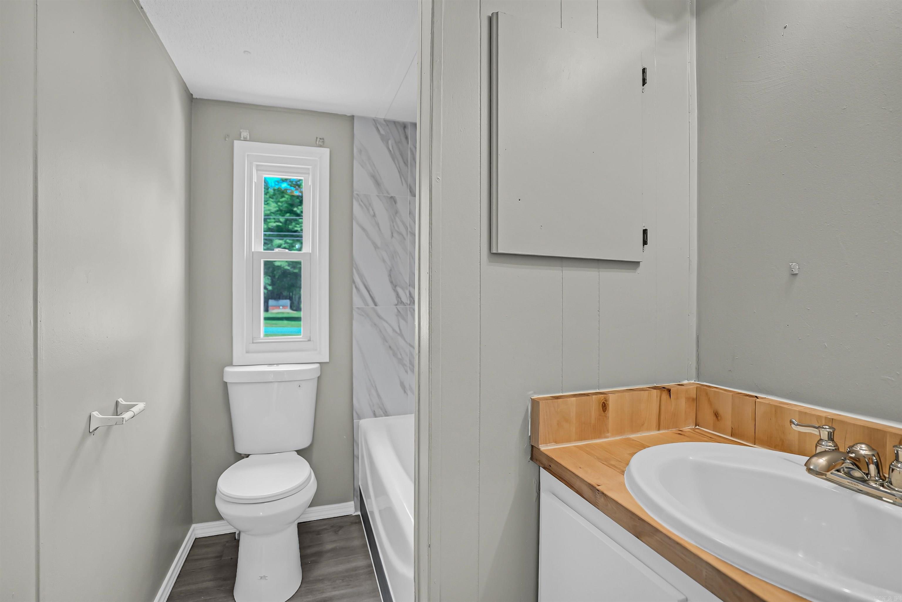 BRIARWOOD ESTATES - Residential