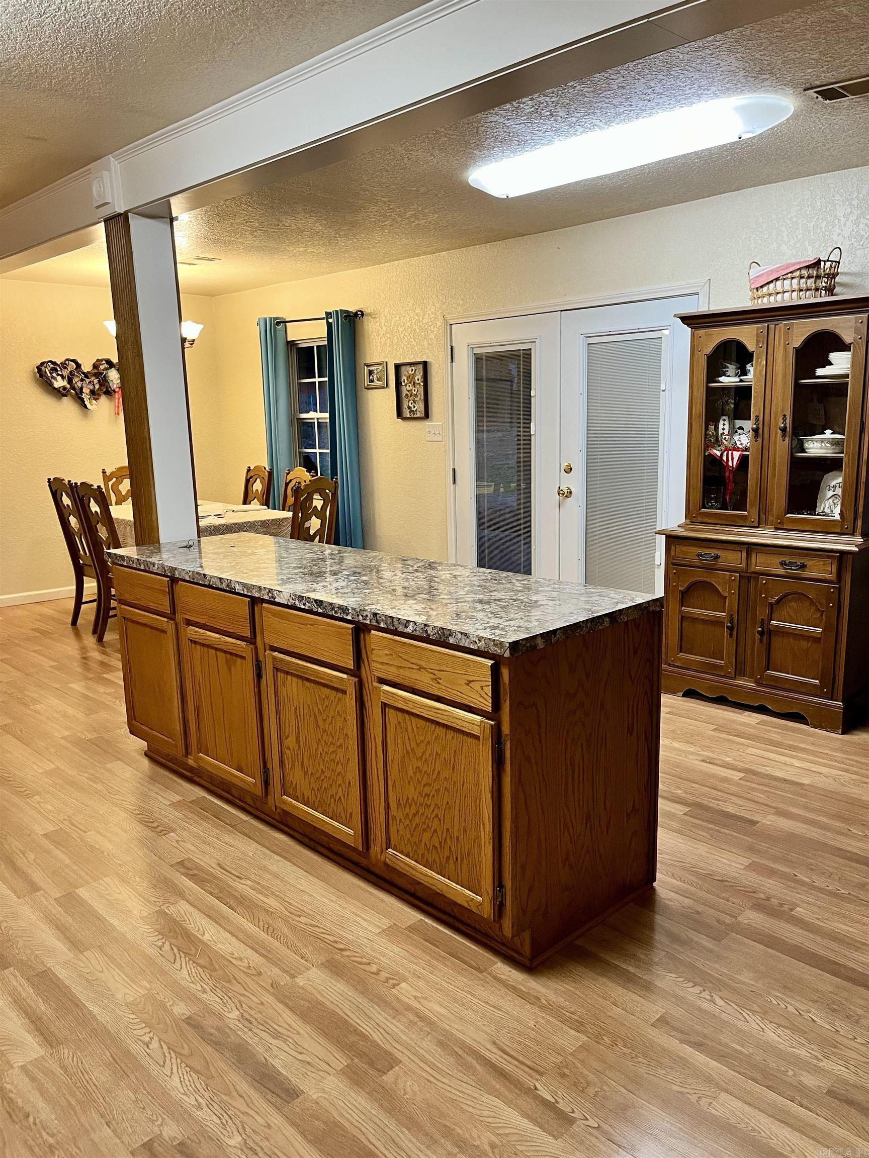 PEBBLE LAKE - Residential