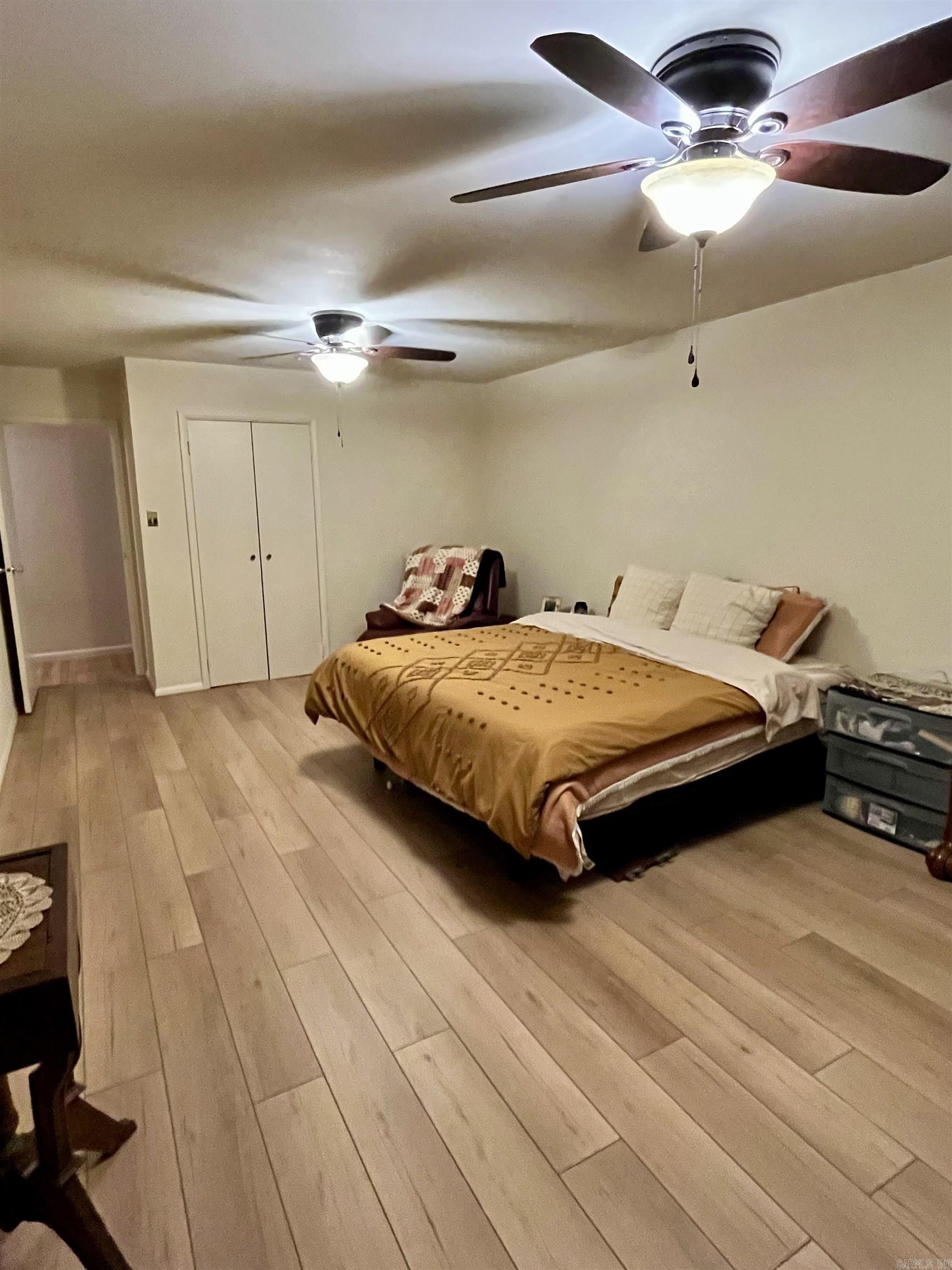 PEBBLE LAKE - Residential