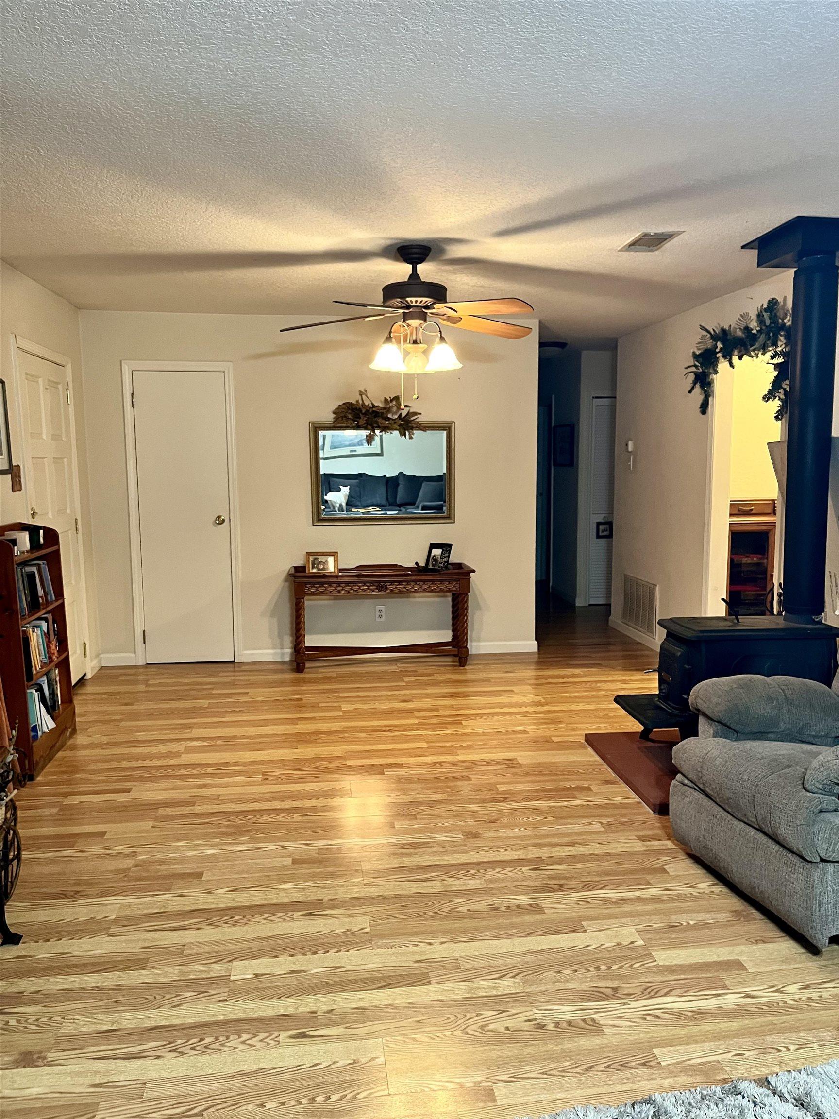 PEBBLE LAKE - Residential