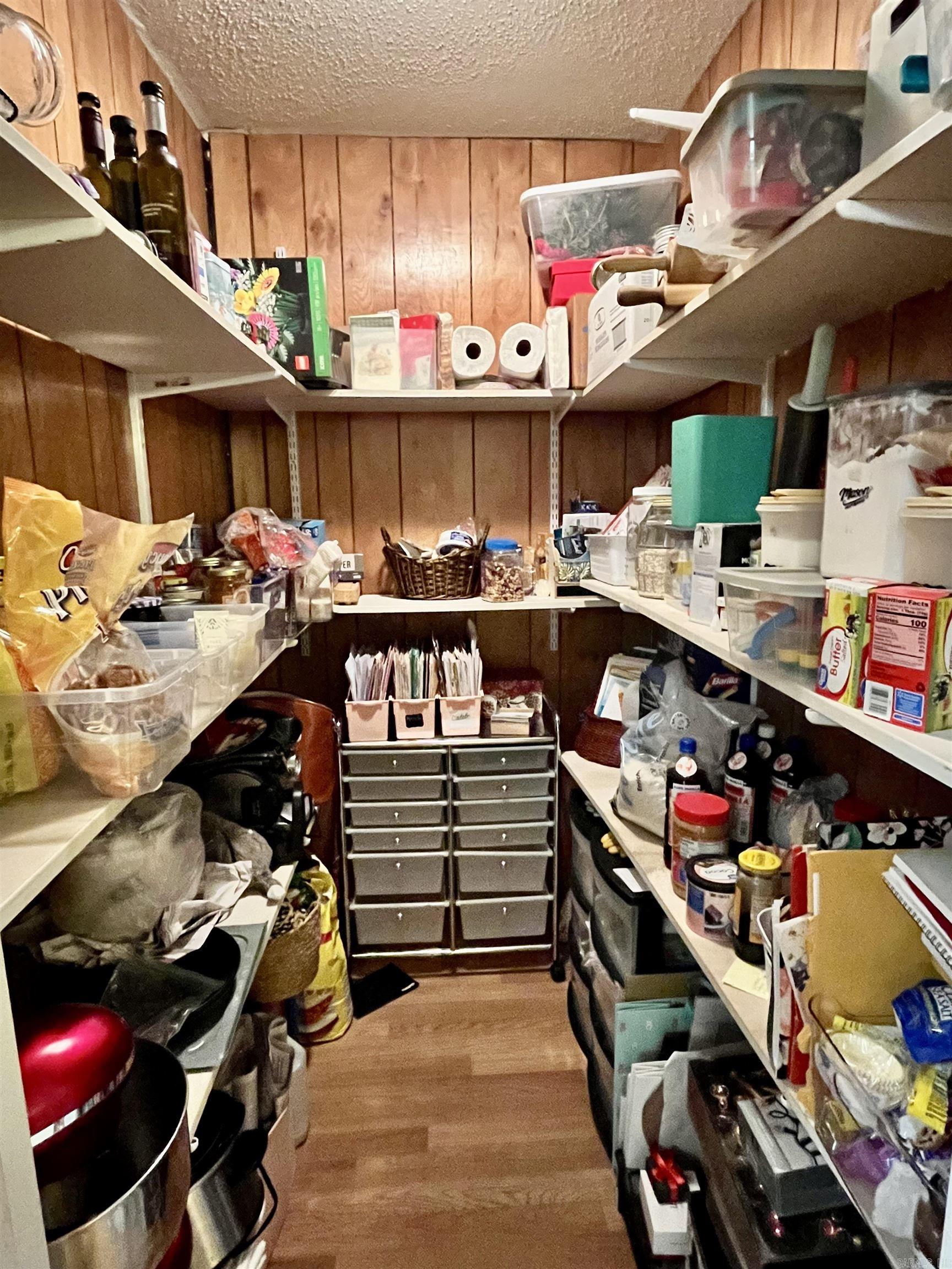 PEBBLE LAKE - Residential