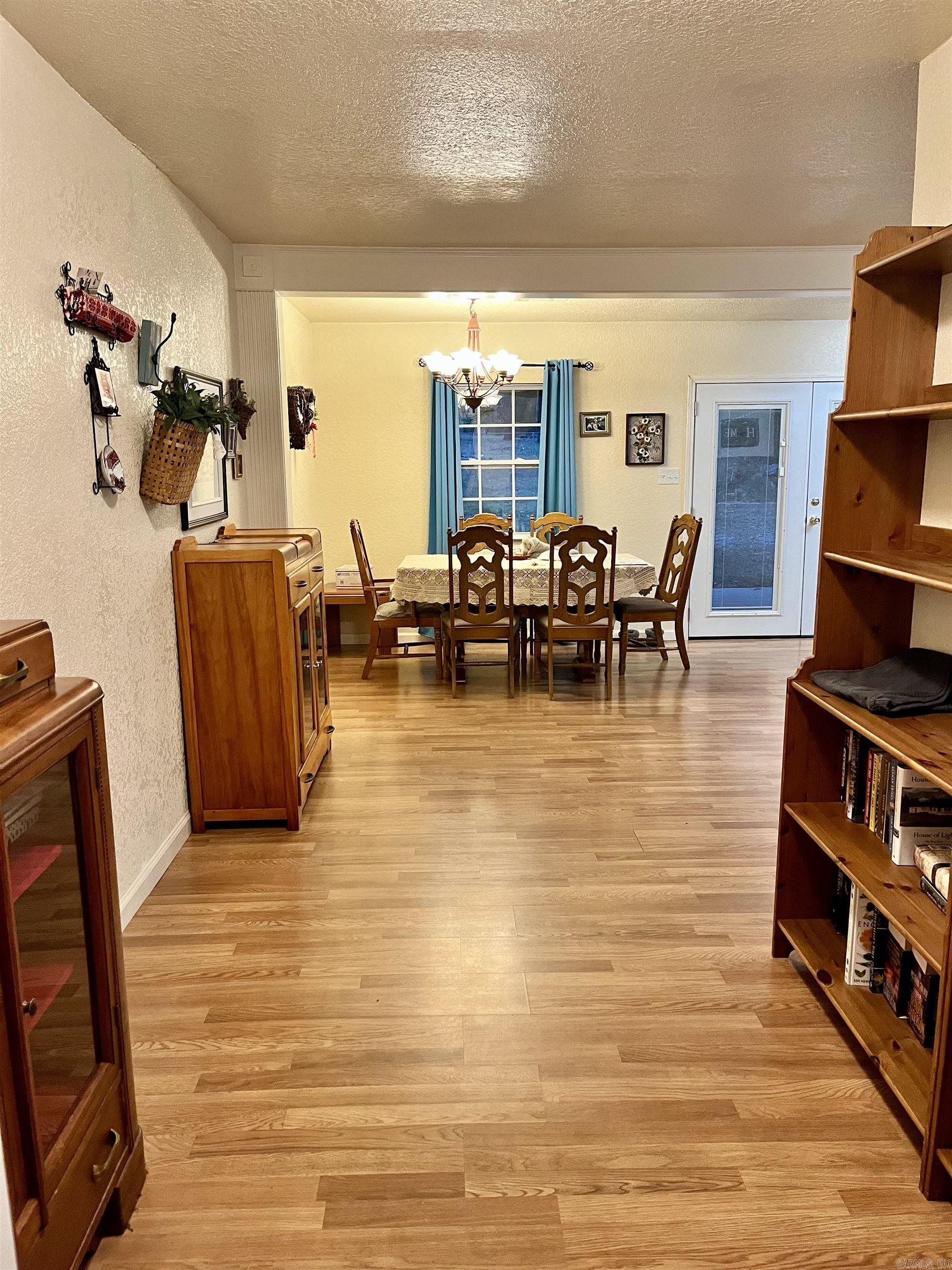 PEBBLE LAKE - Residential