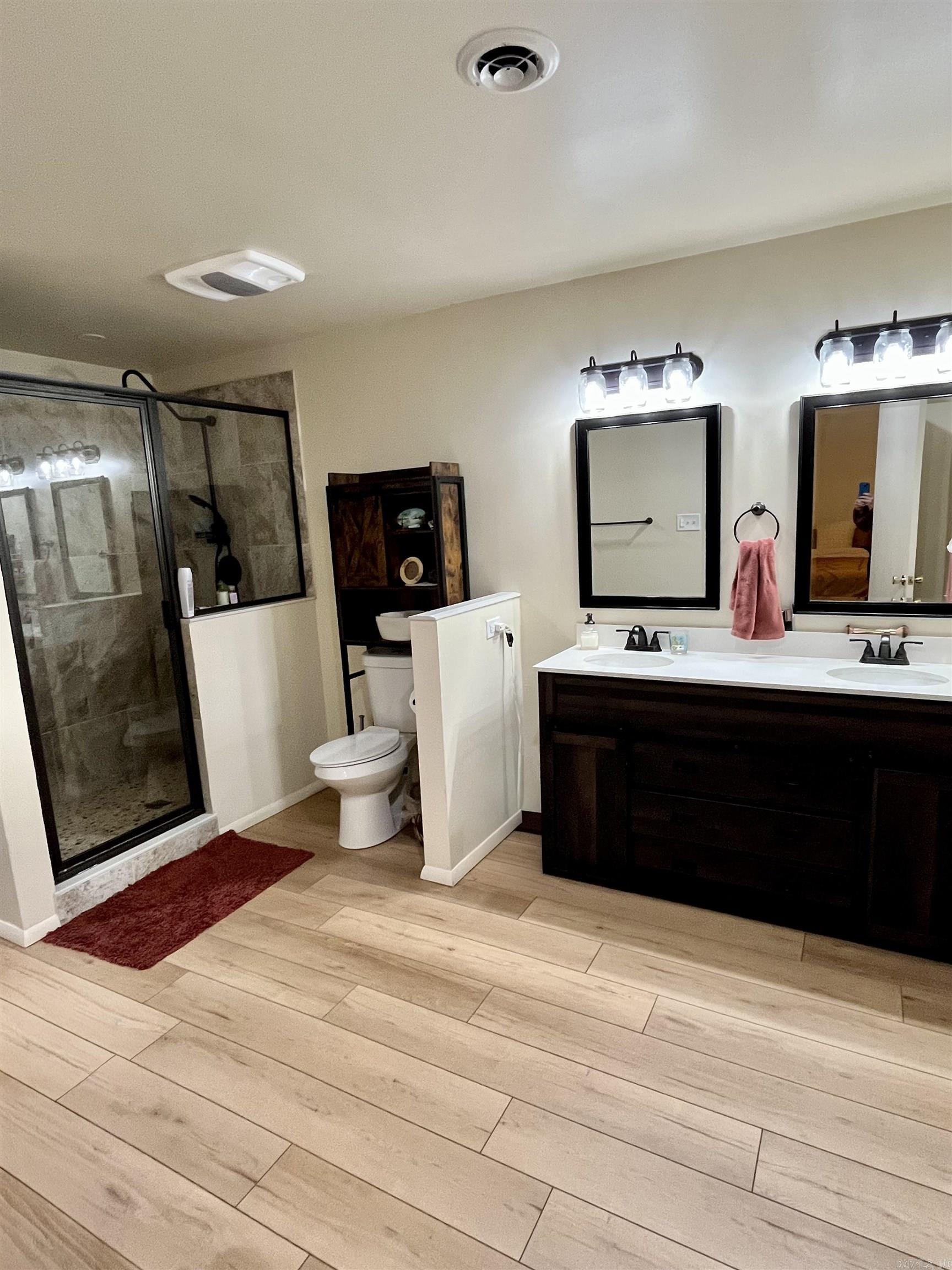 PEBBLE LAKE - Residential