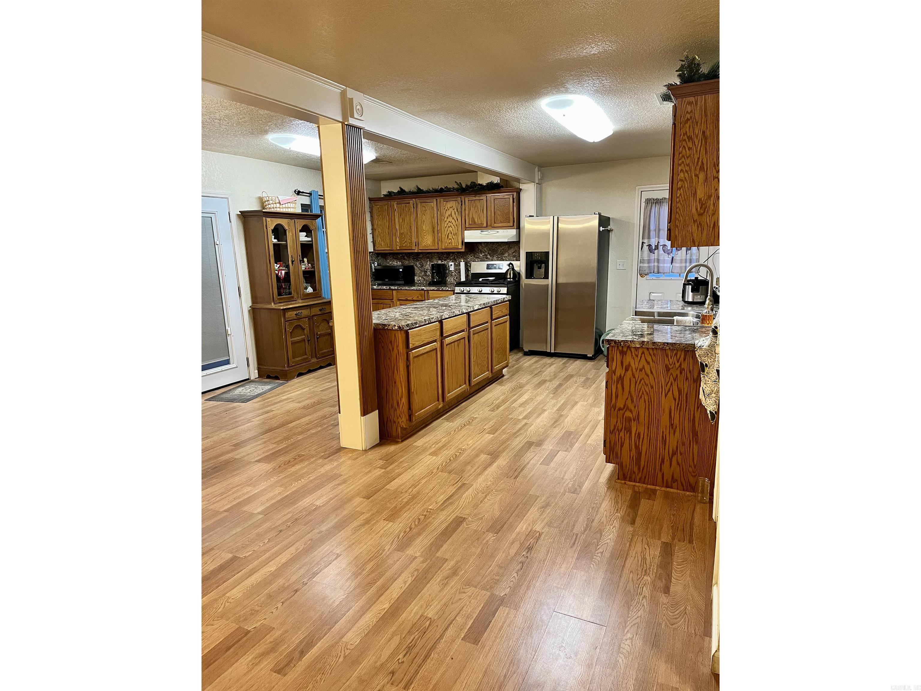 PEBBLE LAKE - Residential