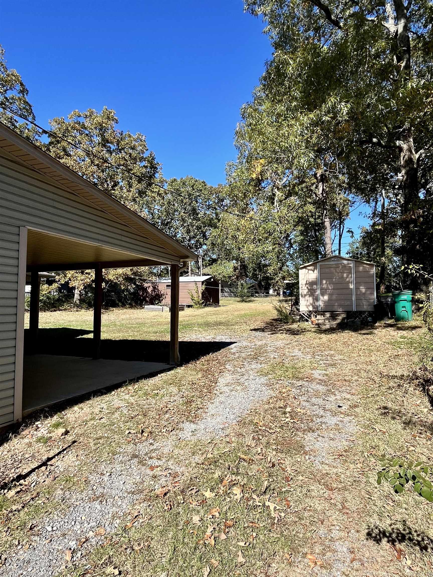 PEBBLE LAKE - Residential