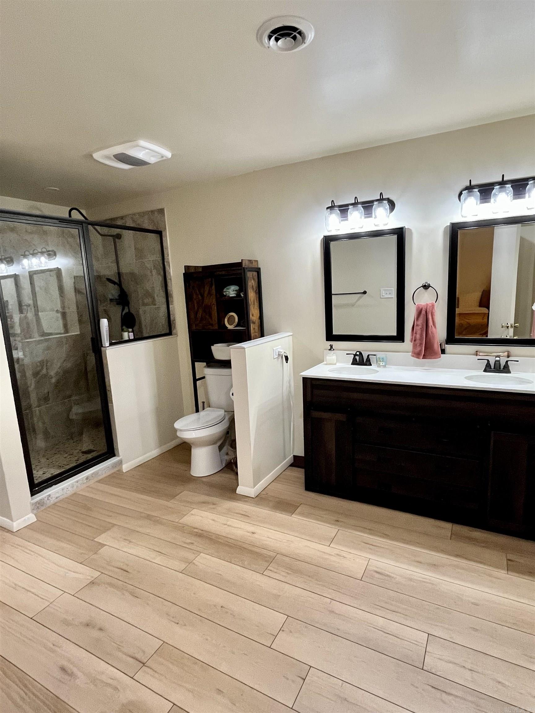 PEBBLE LAKE - Residential