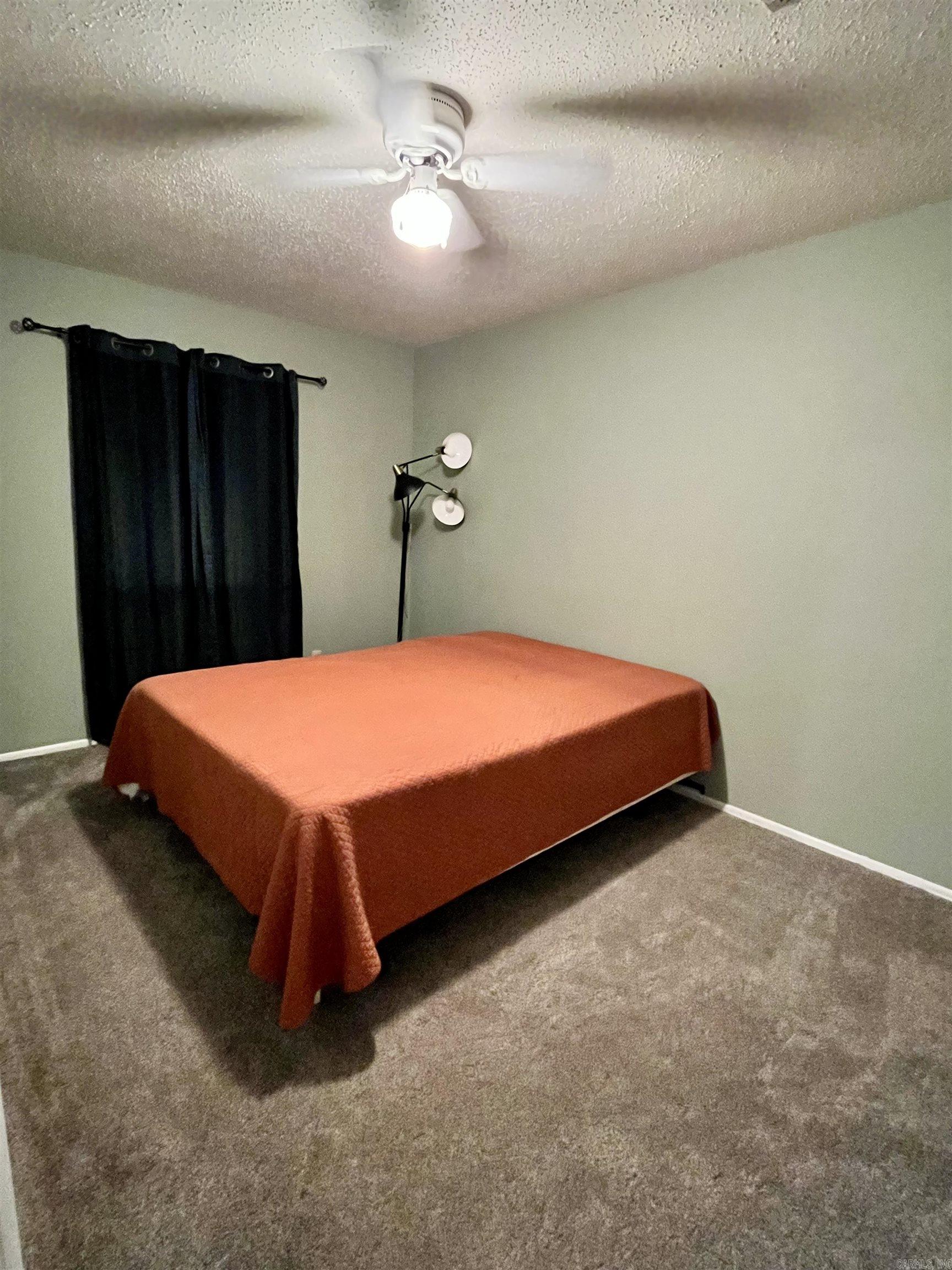 PEBBLE LAKE - Residential